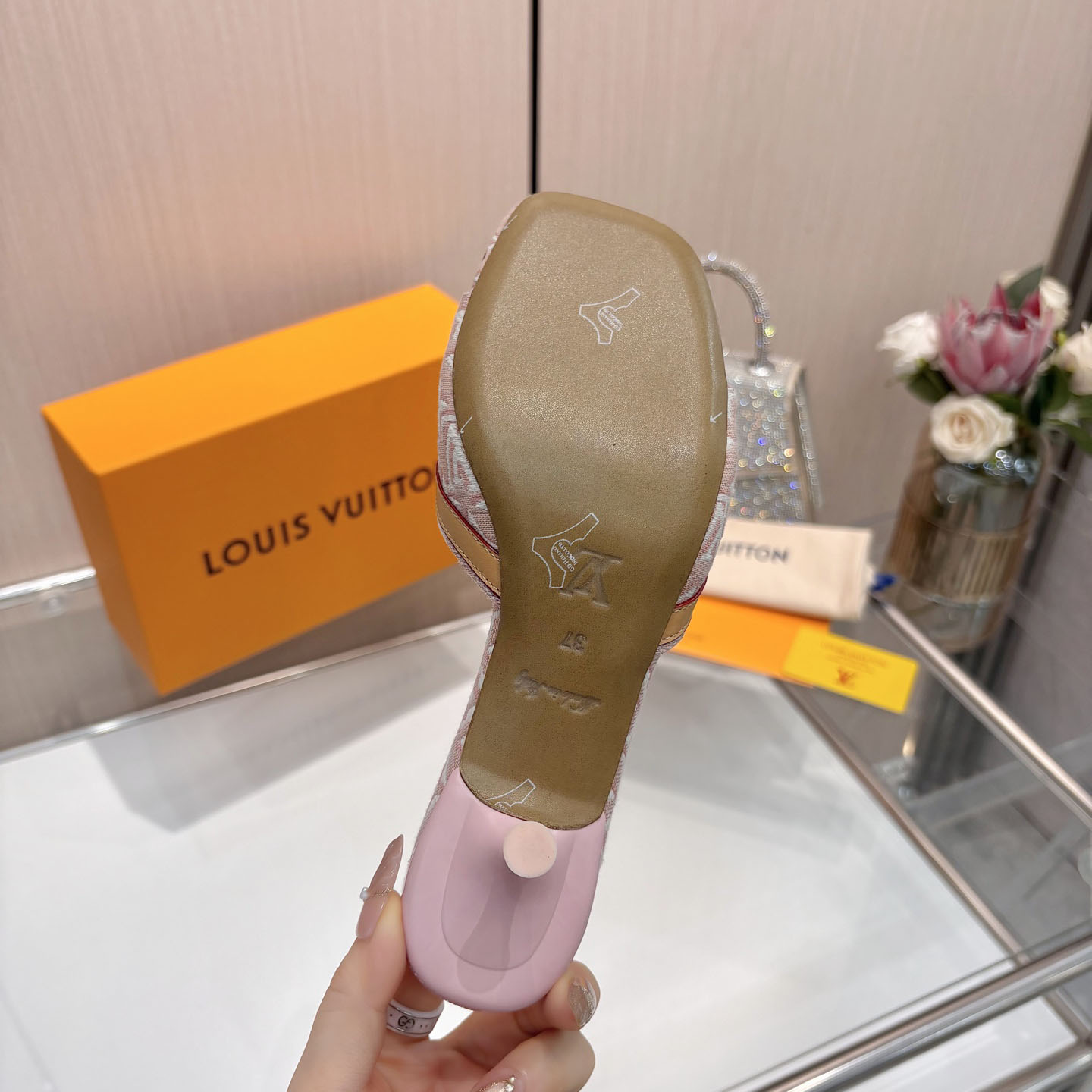 Louis Vuitton 6AM Mule 1AKJEC - DesignerGu