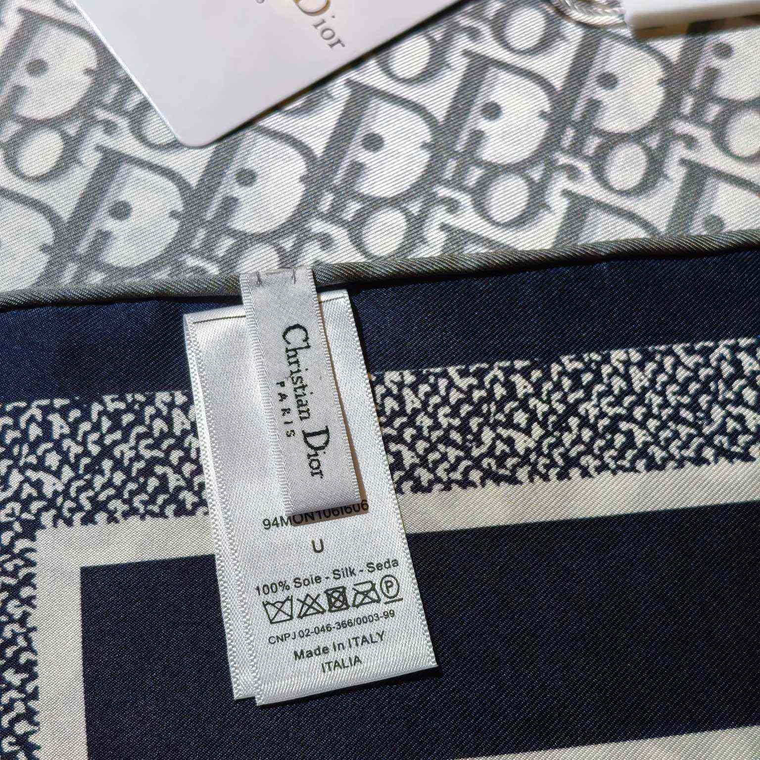 Dior Oblique Diortwin 90 Square Scarf - DesignerGu