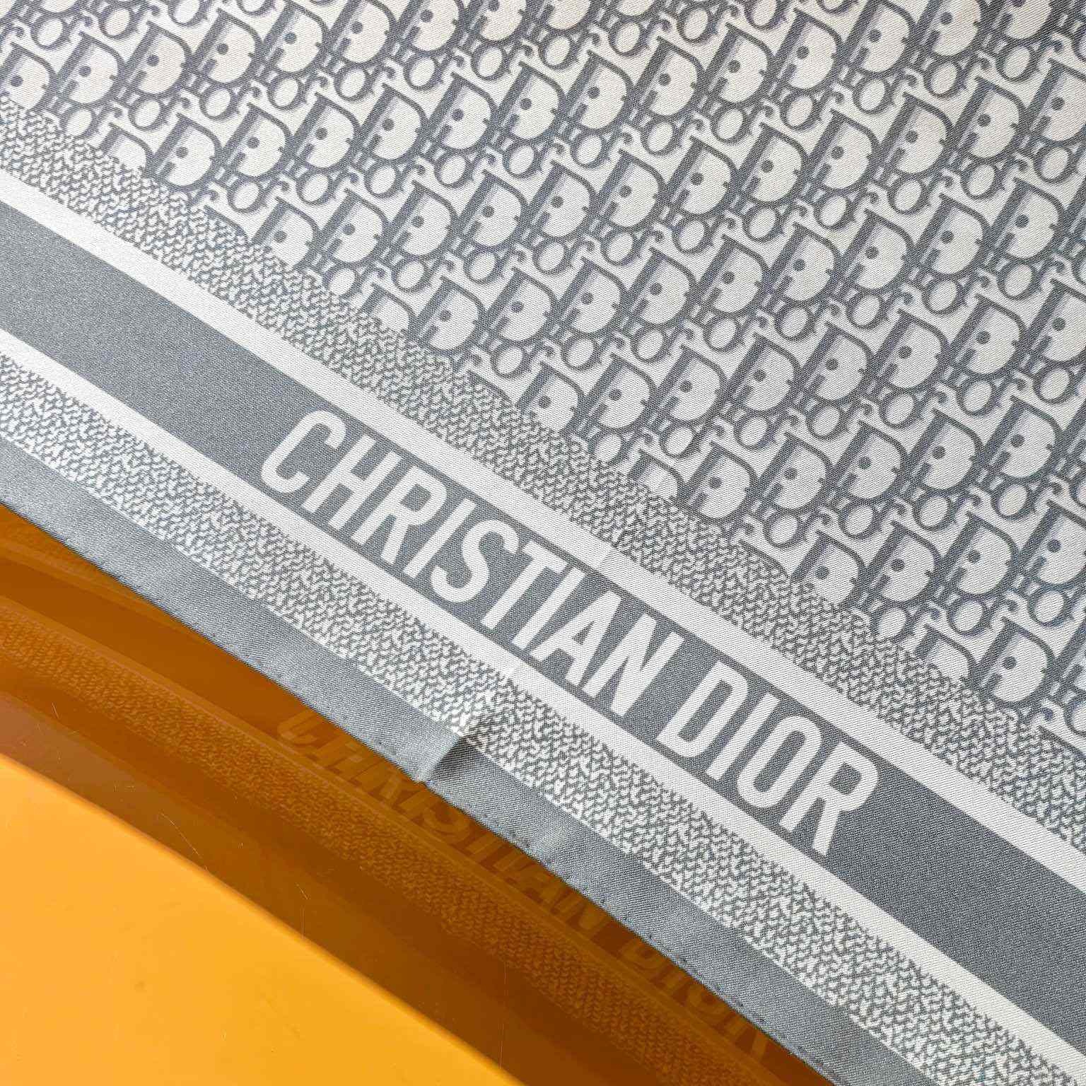 Dior Oblique Diortwin 90 Square Scarf - DesignerGu