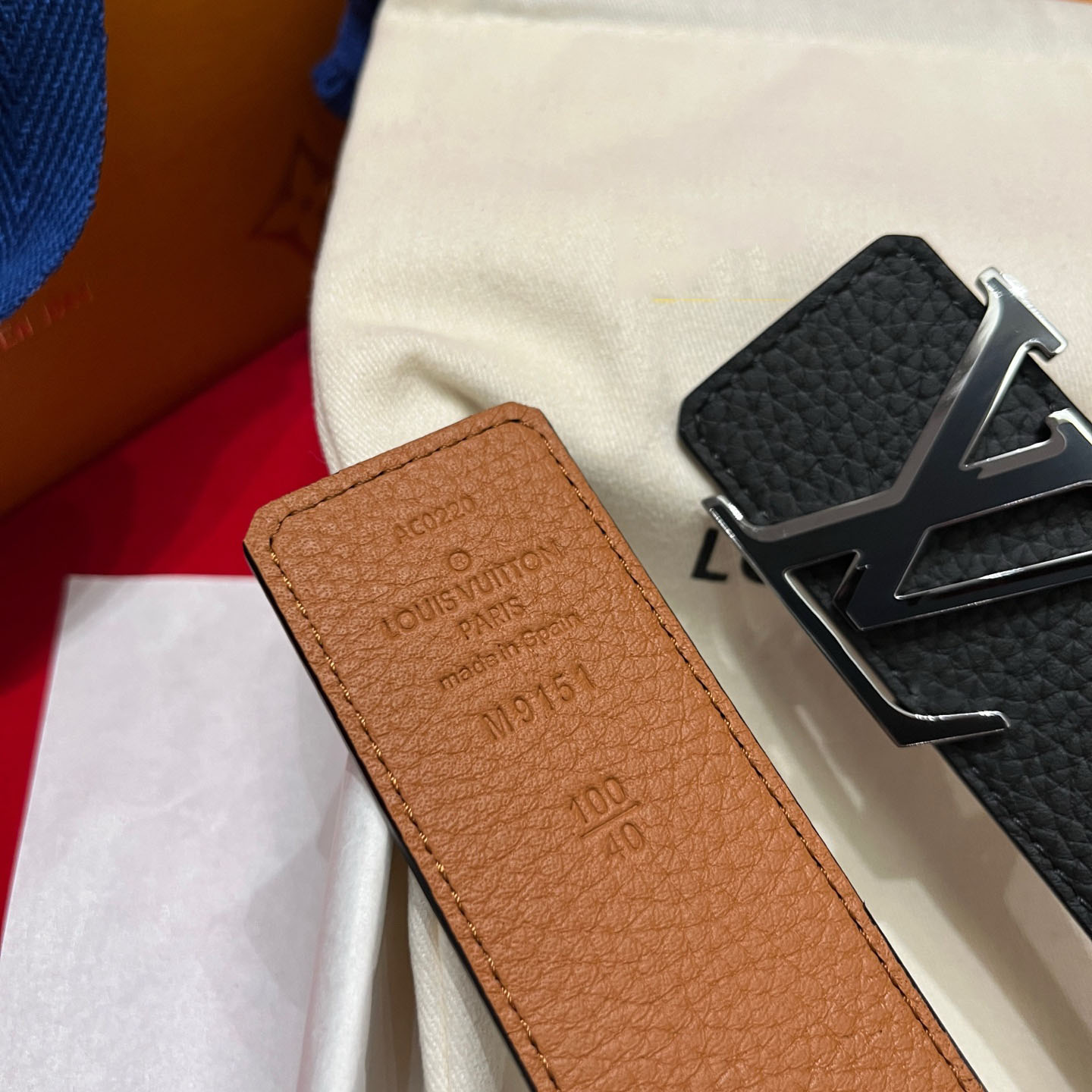Louis Vuitton  40mm Reversible Belt - DesignerGu