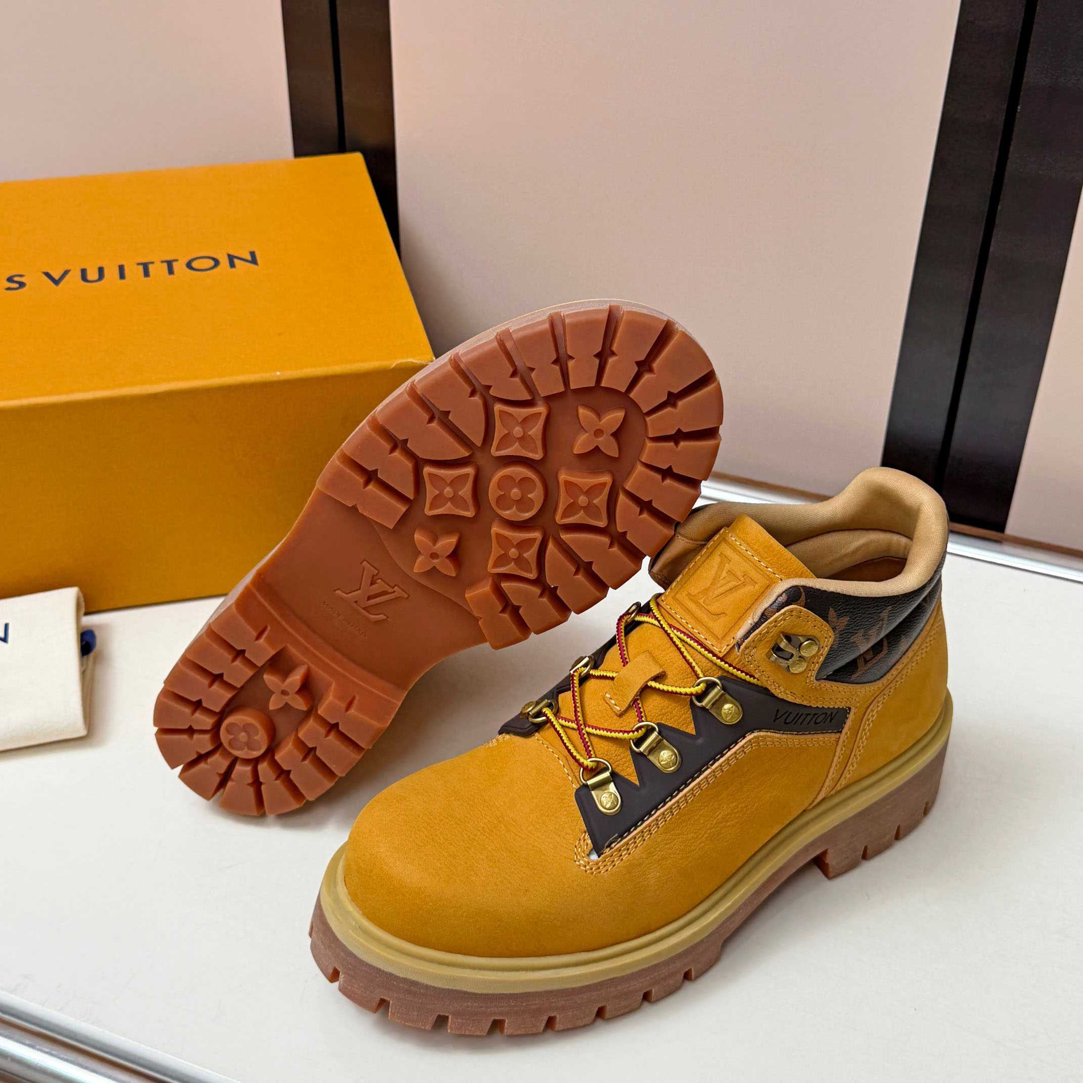 Louis Vuitton LV Remix Ankle Boot  - DesignerGu
