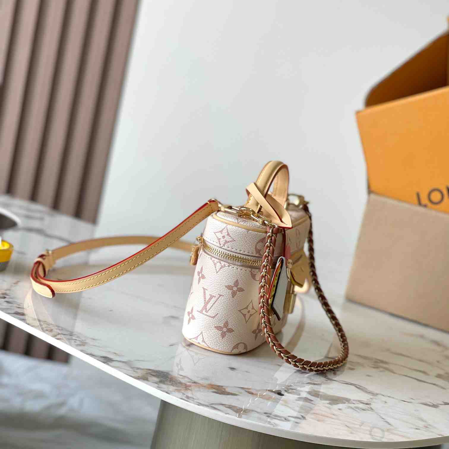 Louis Vuitton Vanity Chain Pouch M29782 - DesignerGu