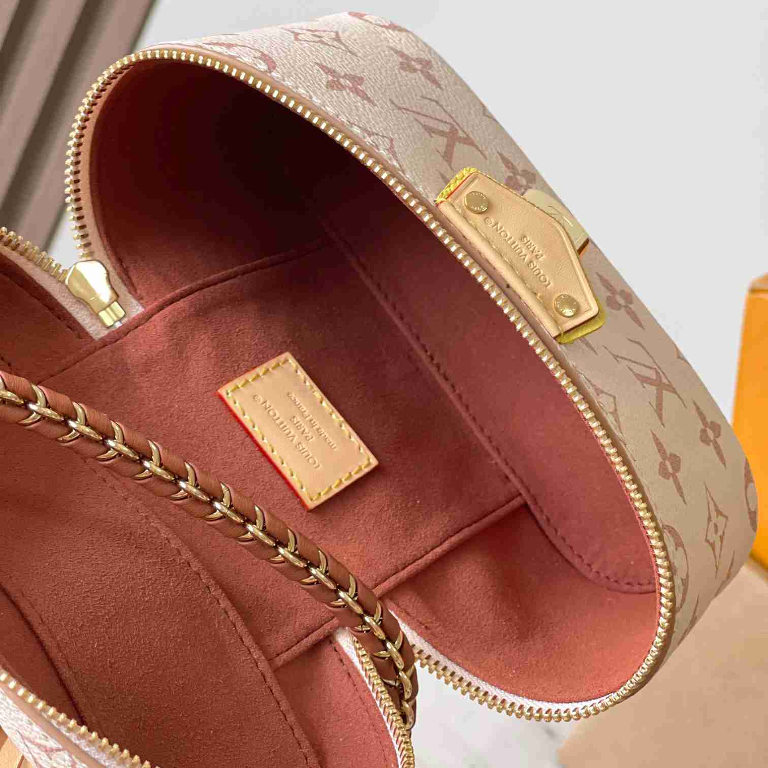 Louis Vuitton Vanity Chain Pouch M29782 - DesignerGu