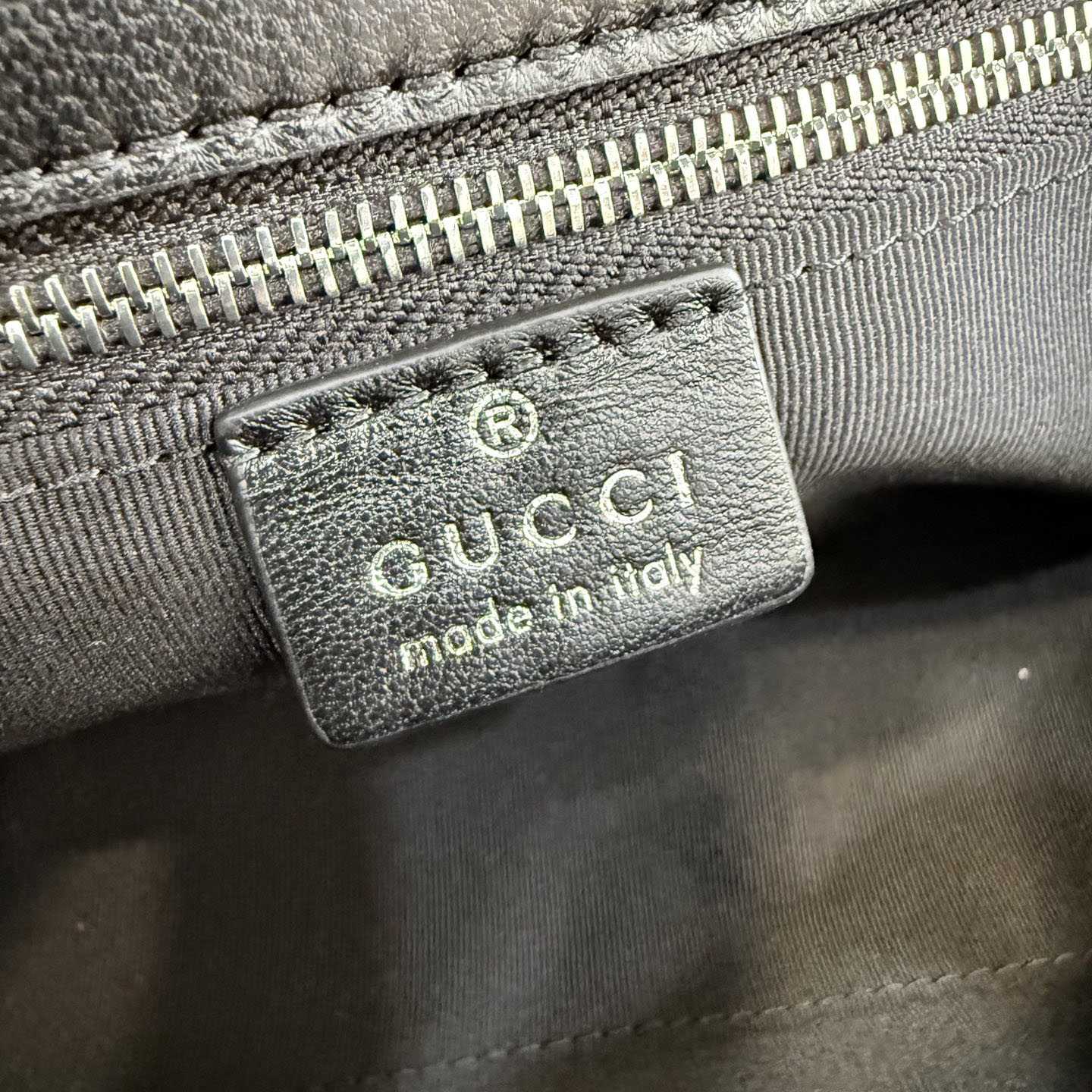 Gucci Jetset GG Marmont Medium Shoulder Bag A005XW - DesignerGu