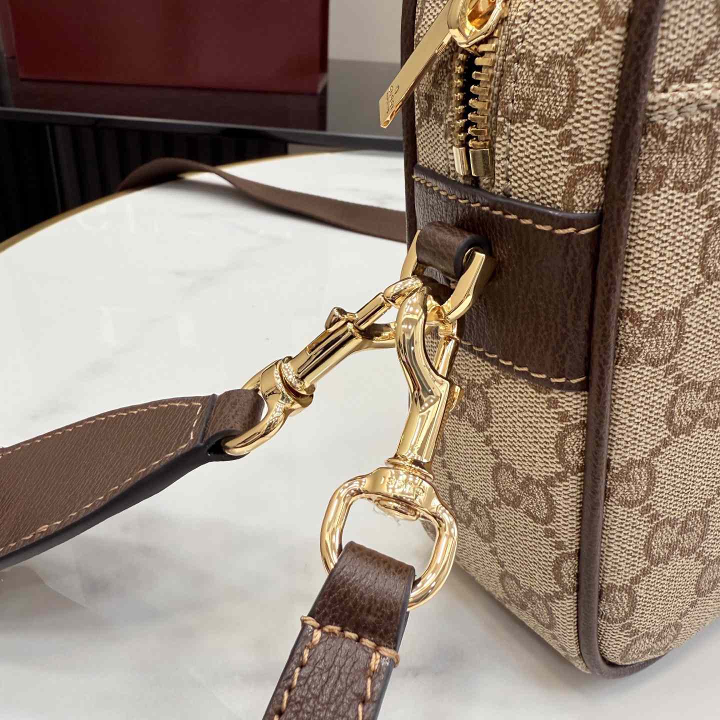 Gucci Small Crossbody Bag With Web A006ZN - DesignerGu