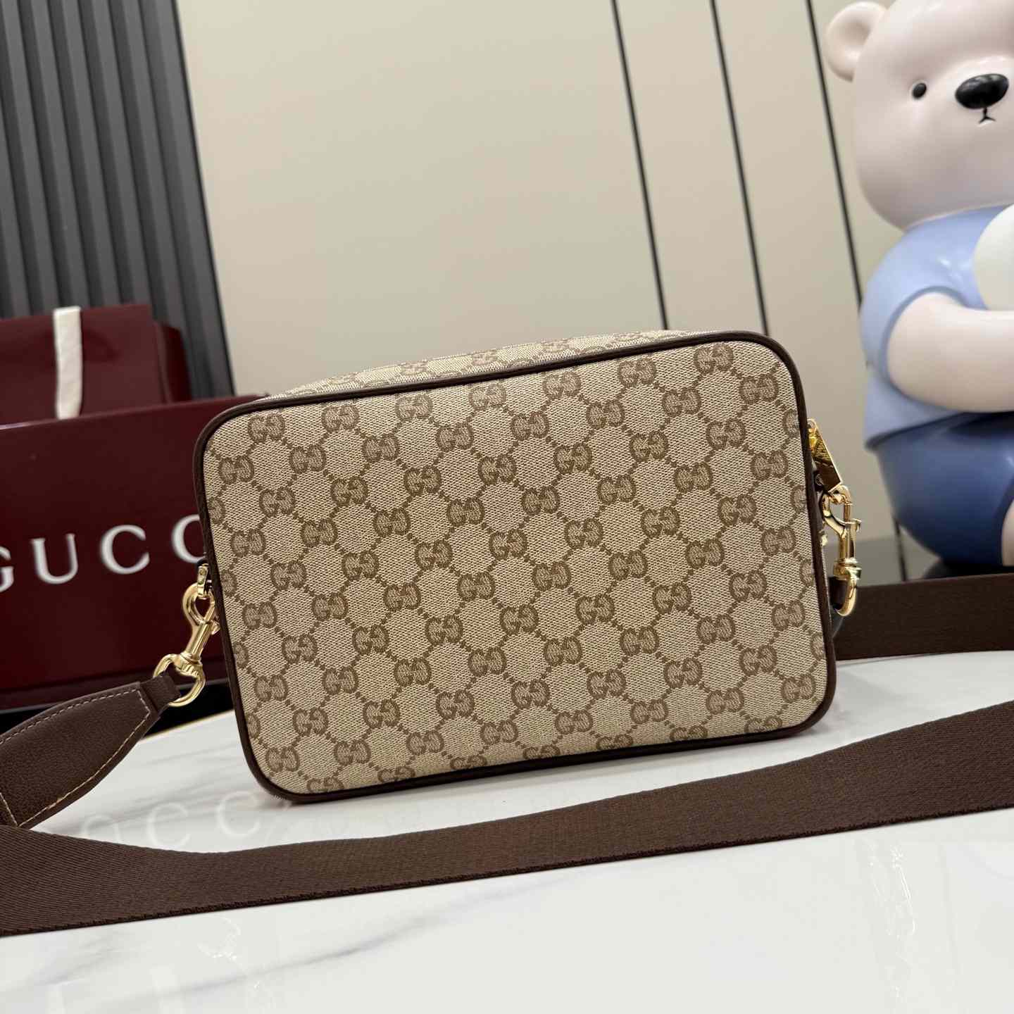 Gucci Small Crossbody Bag With Web A006ZN - DesignerGu