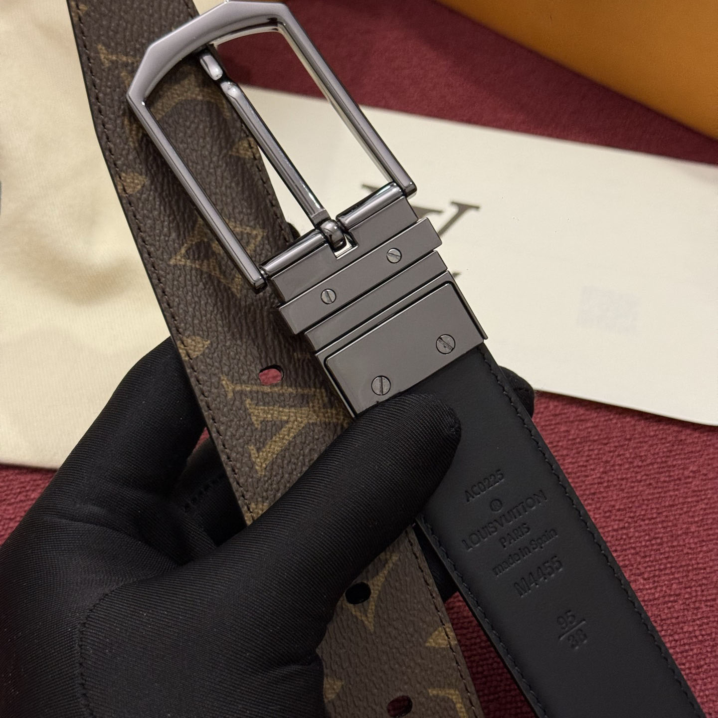 Louis Vuitton Slender 35mm Reversible Belt  - DesignerGu