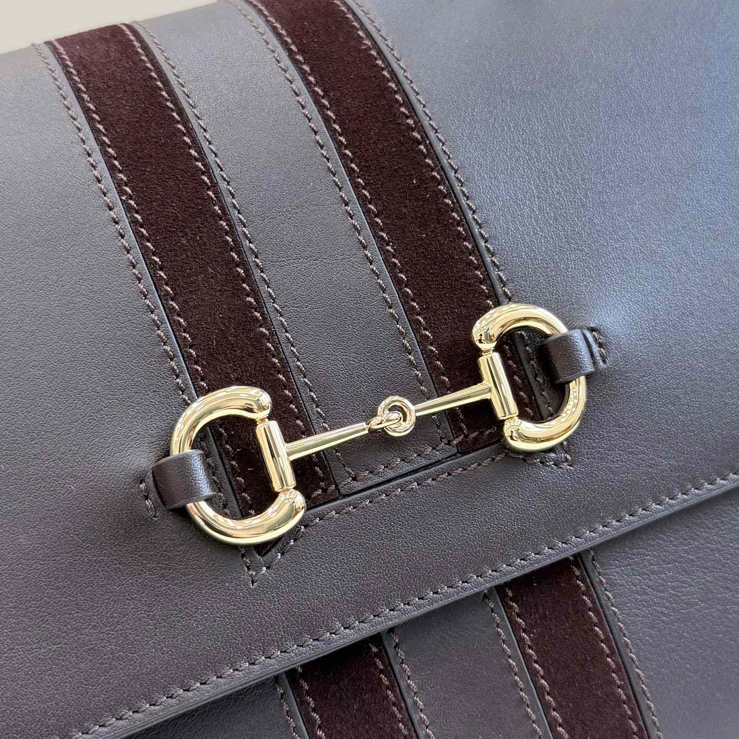 Gucci Paparazzo Medium Top Handle Bag 875018 - DesignerGu