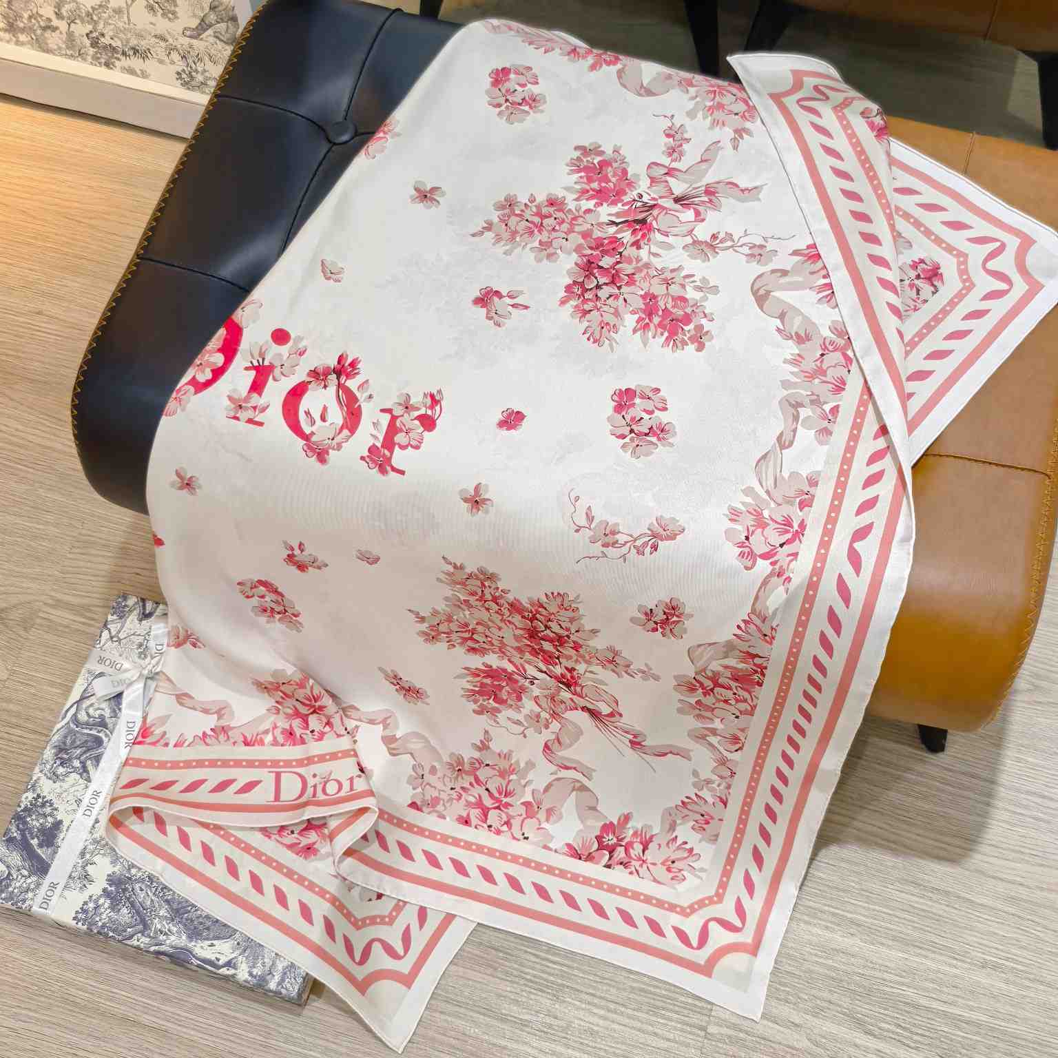 Dior Lilac Bouquet 90 Square Scarf - DesignerGu