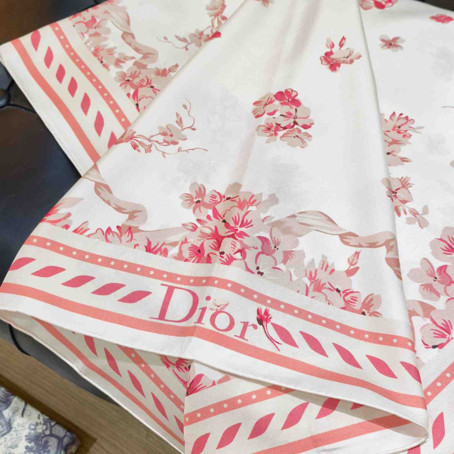 Dior Lilac Bouquet 90 Square Scarf - DesignerGu