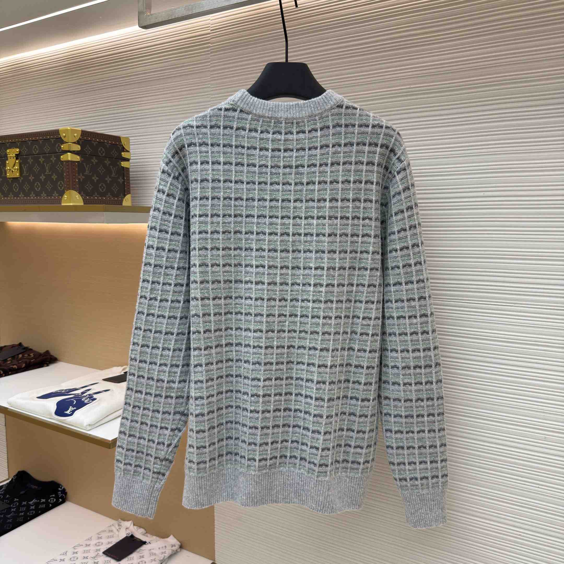 Louis Vuitton Signature Pullover 1AKLUD - DesignerGu