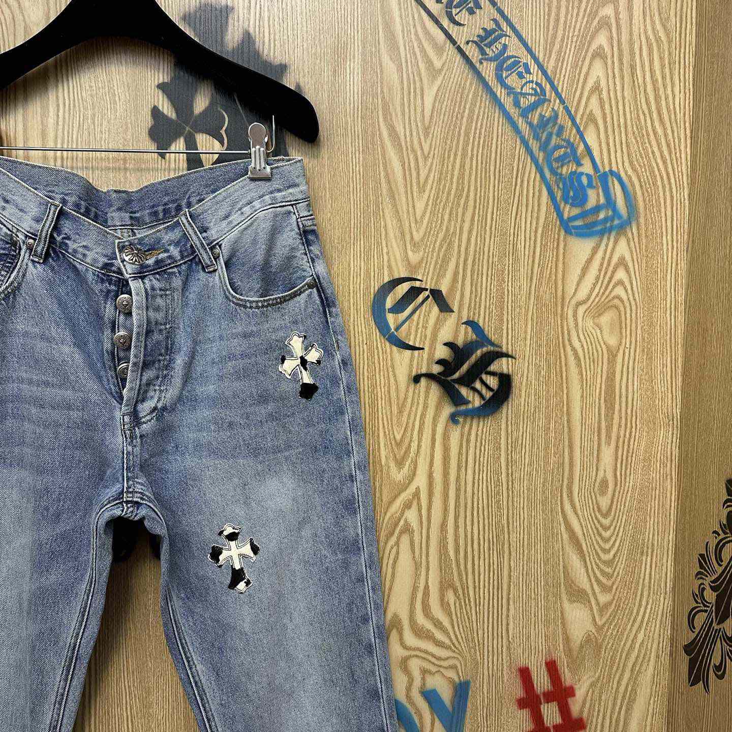 Chrome Hearts  Jeans  - DesignerGu