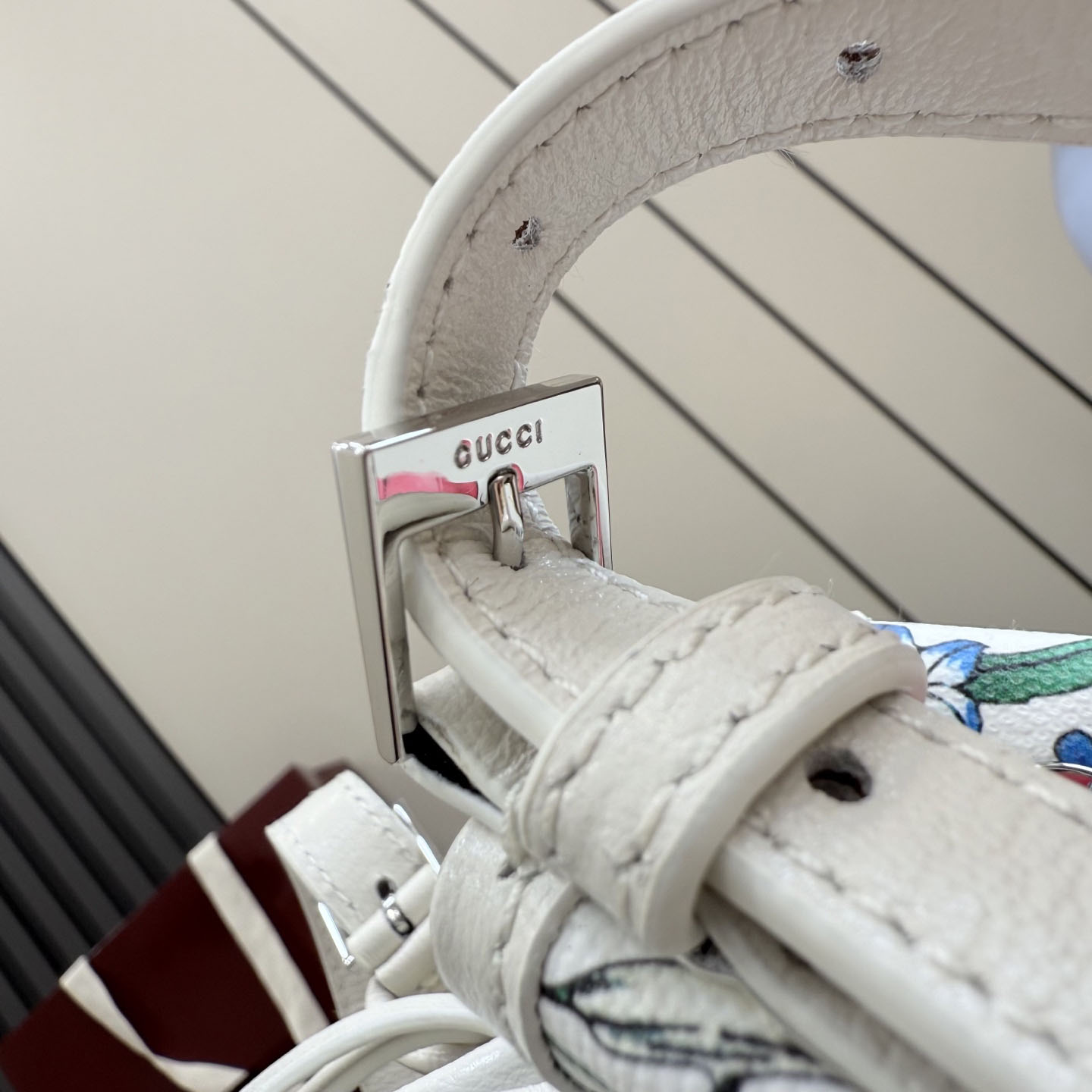 Gucci Venice Small Bucket Bag A002GW - DesignerGu