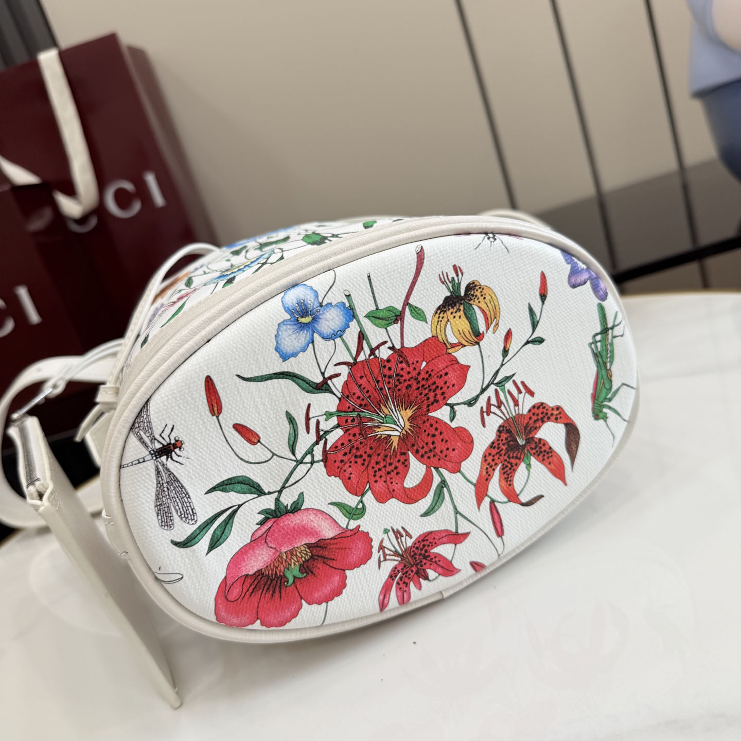 Gucci Venice Small Bucket Bag A002GW - DesignerGu