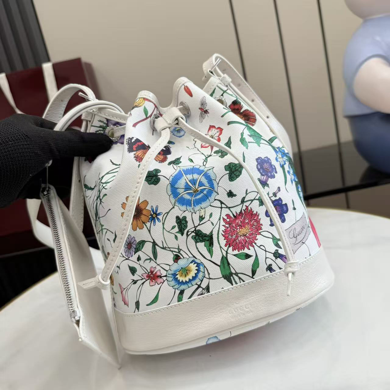 Gucci Venice Small Bucket Bag A002GW - DesignerGu