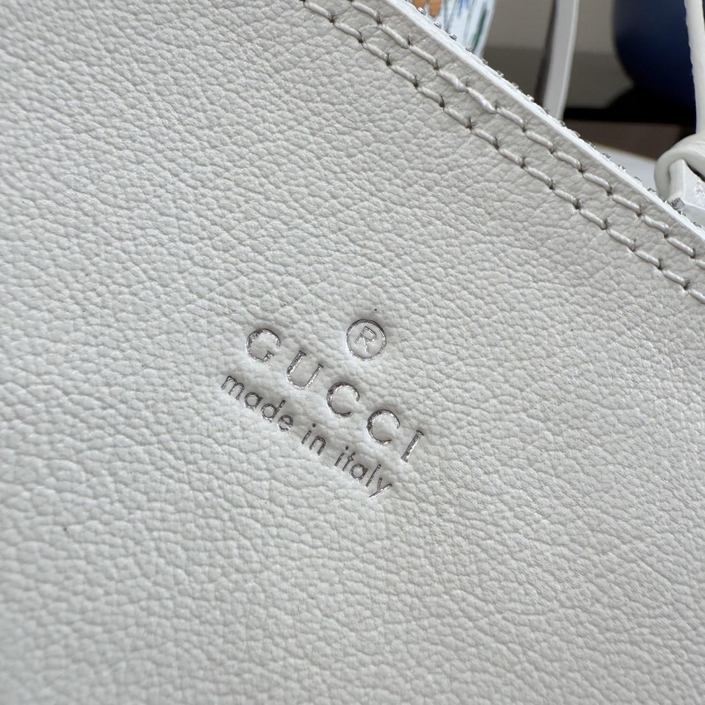 Gucci Venice Small Bucket Bag A002GW - DesignerGu