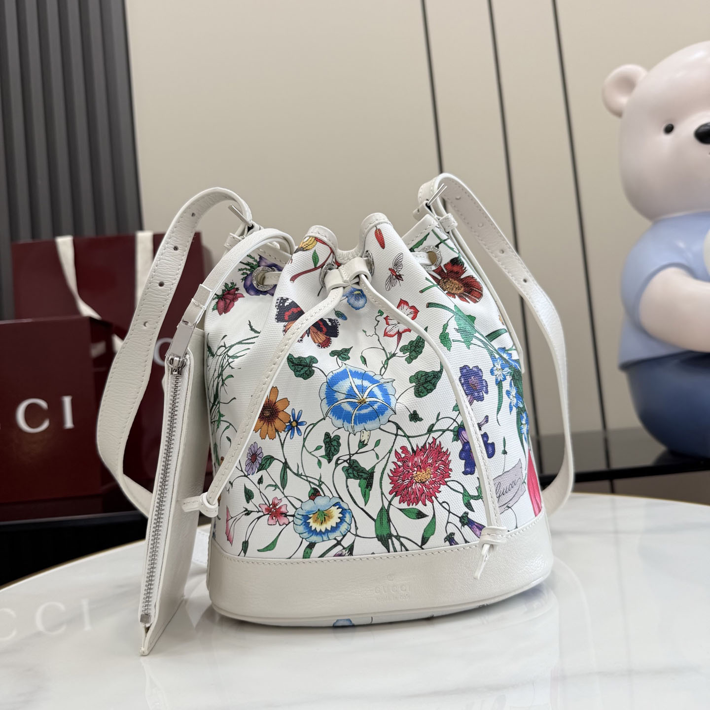 Gucci Venice Small Bucket Bag A002GW - DesignerGu