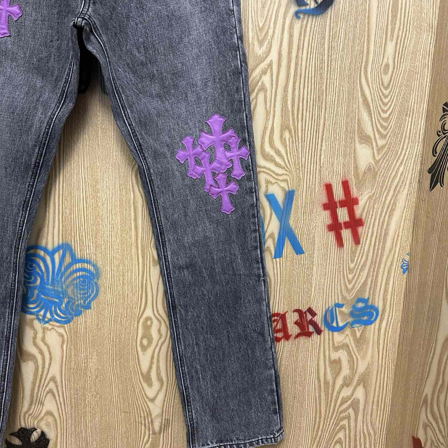 Chrome Hearts  Jeans  - DesignerGu