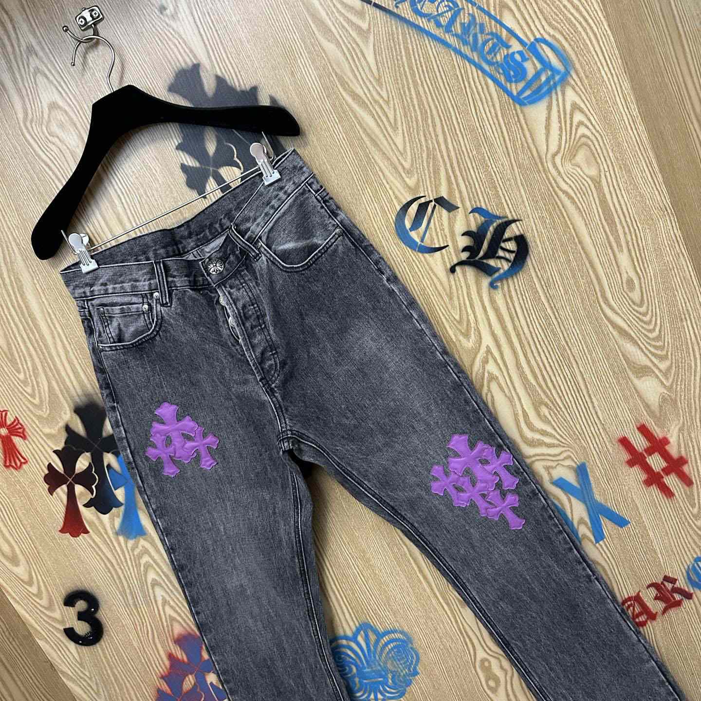 Chrome Hearts  Jeans  - DesignerGu