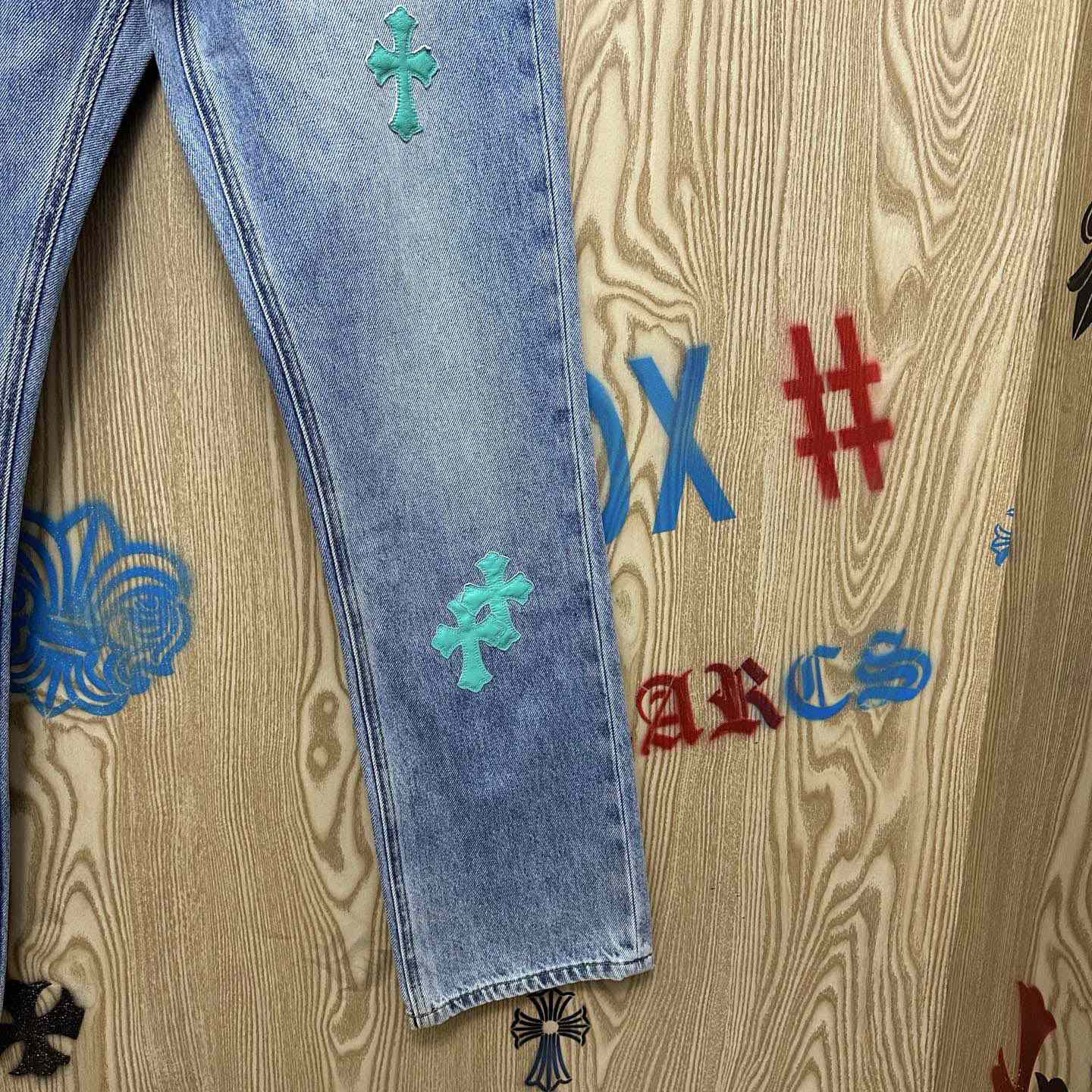 Chrome Hearts  Jeans  - DesignerGu