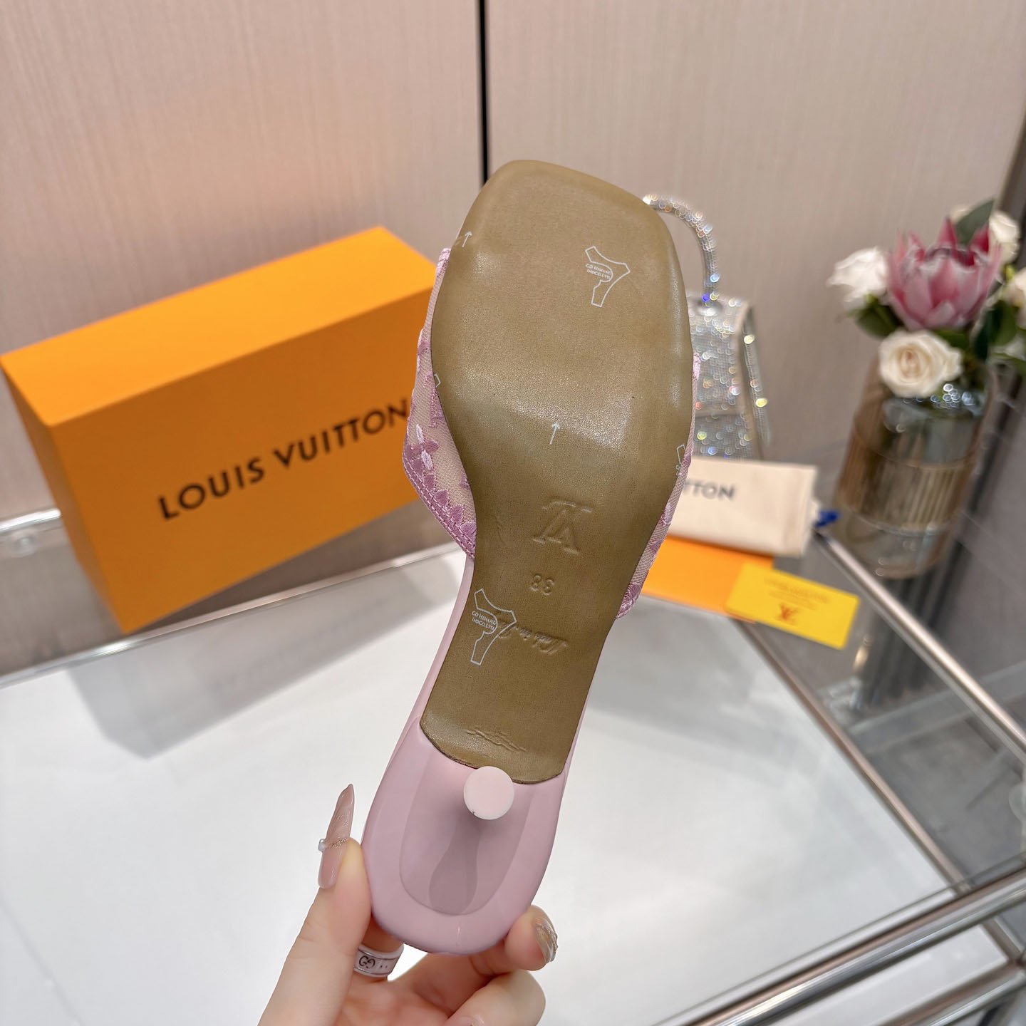 Louis Vuitton 6AM Mule - DesignerGu