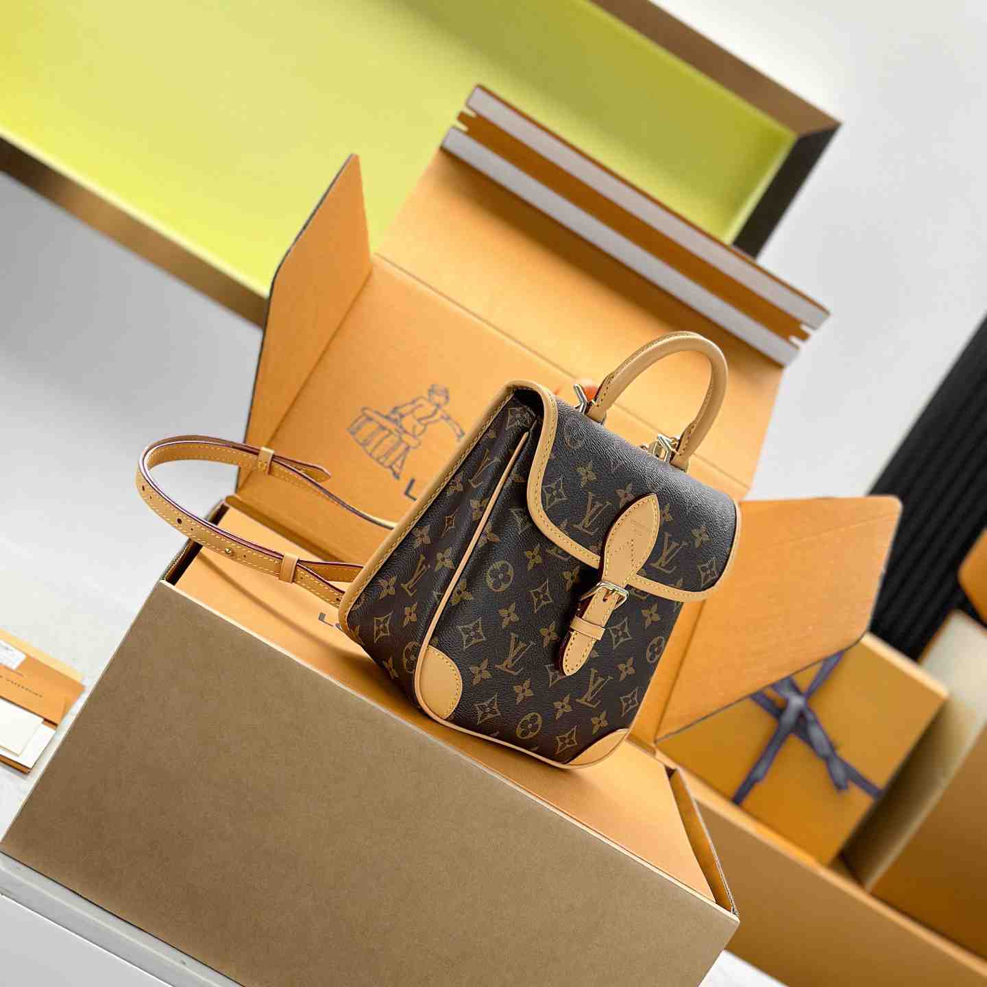 Louis Vuitton Diane Backpack PM M29766 - DesignerGu