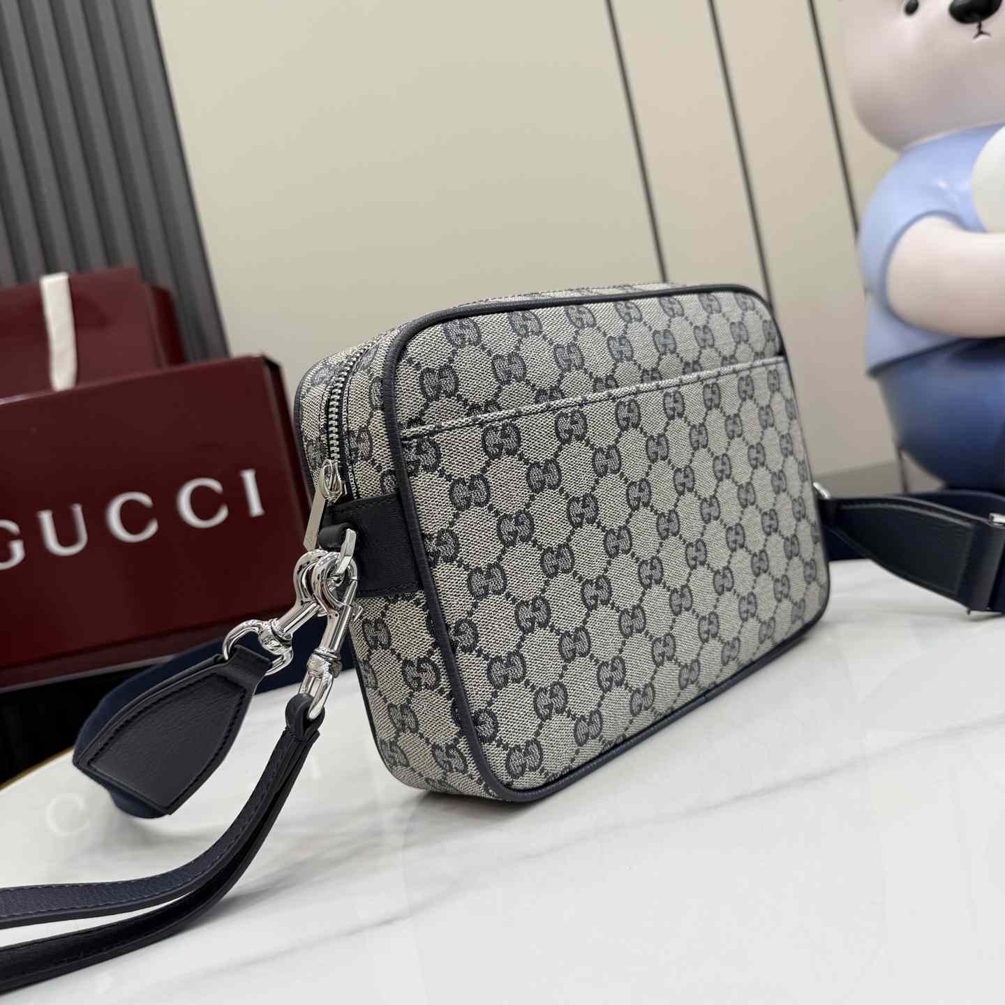 Gucci Gucci Essence Classic Small Crossbody Bag A006ZN - DesignerGu