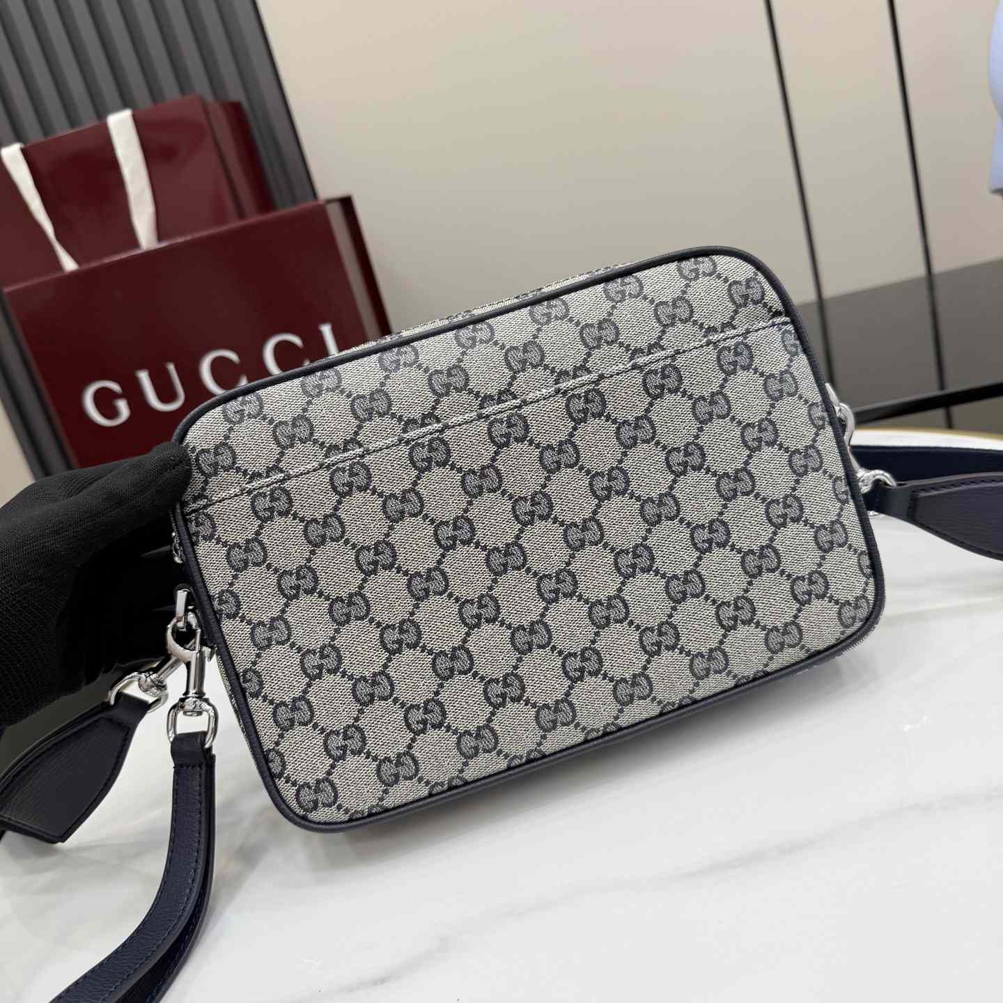 Gucci Gucci Essence Classic Small Crossbody Bag A006ZN - DesignerGu