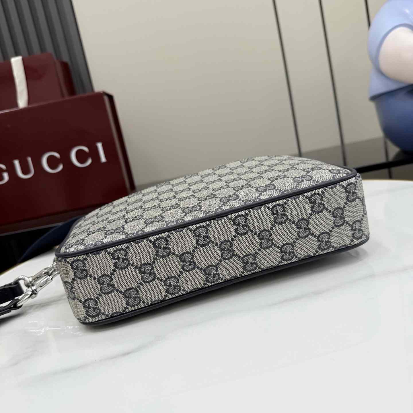 Gucci Gucci Essence Classic Small Crossbody Bag A006ZN - DesignerGu