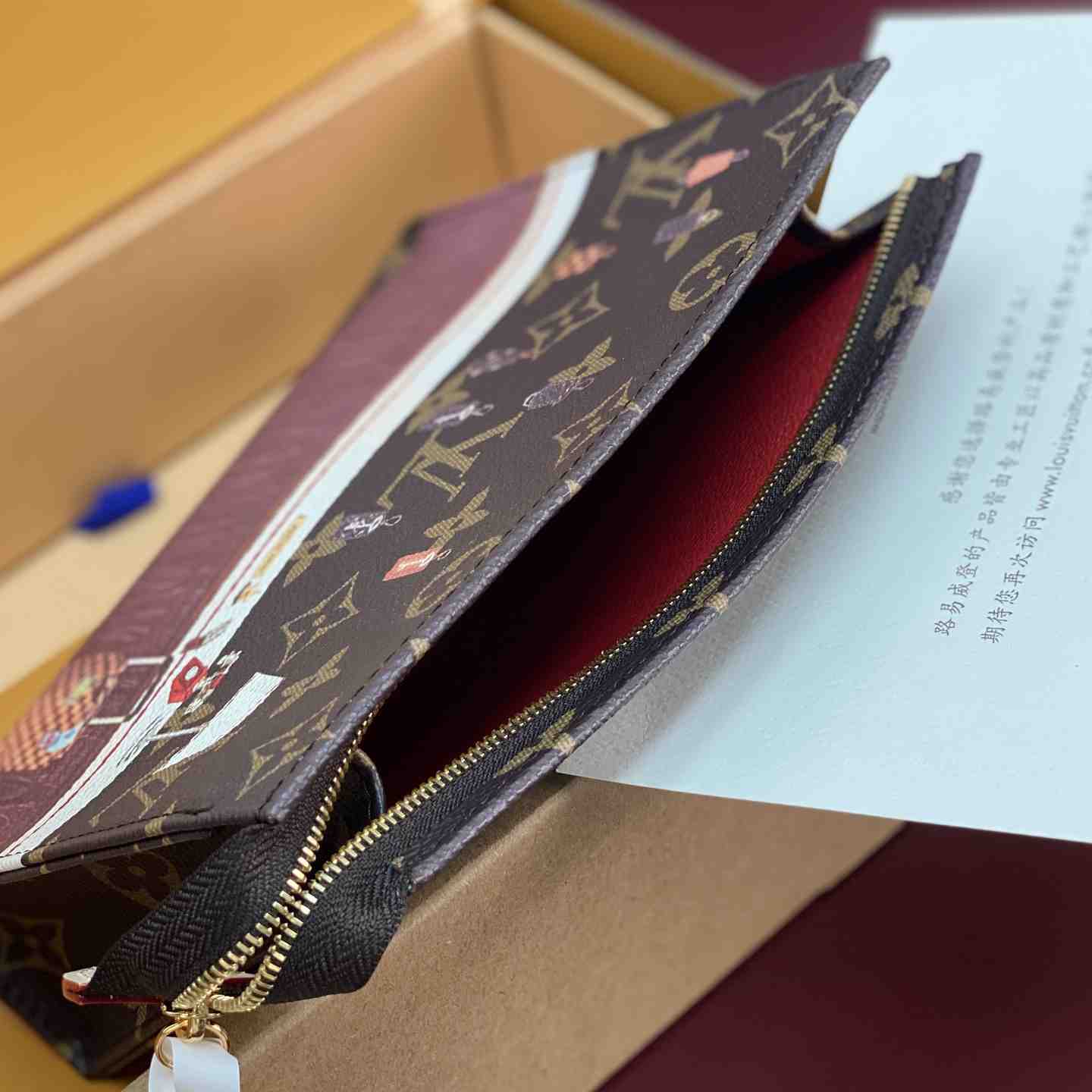 Louis Vuitton Poche Toilette M29987 - DesignerGu