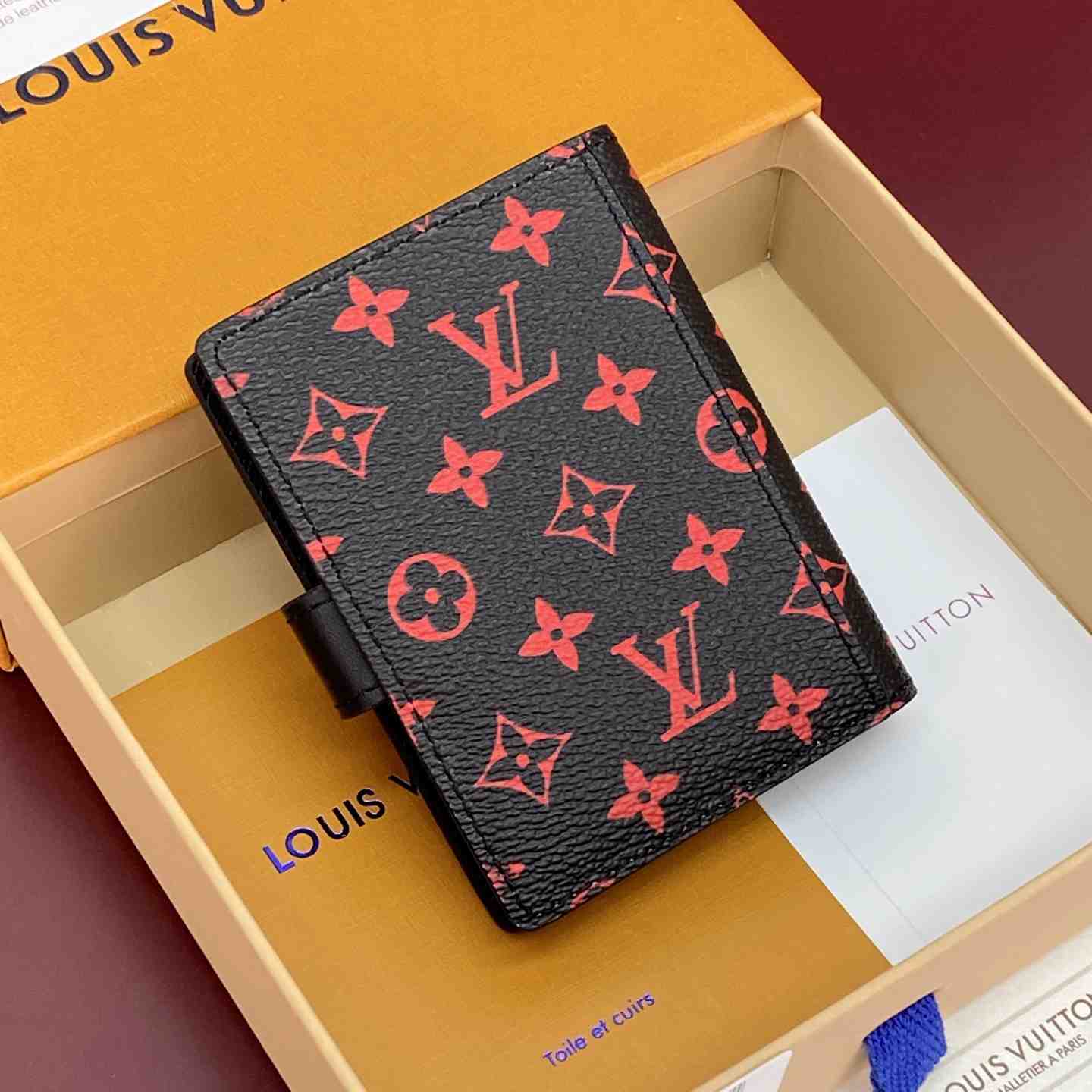 Louis Vuitton Mattifying Paper Case Infrarouge LBC010 - DesignerGu