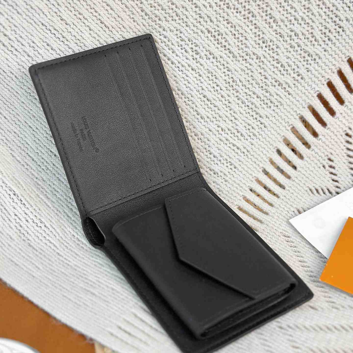 Louis Vuitton Marco Wallet M25944 - DesignerGu