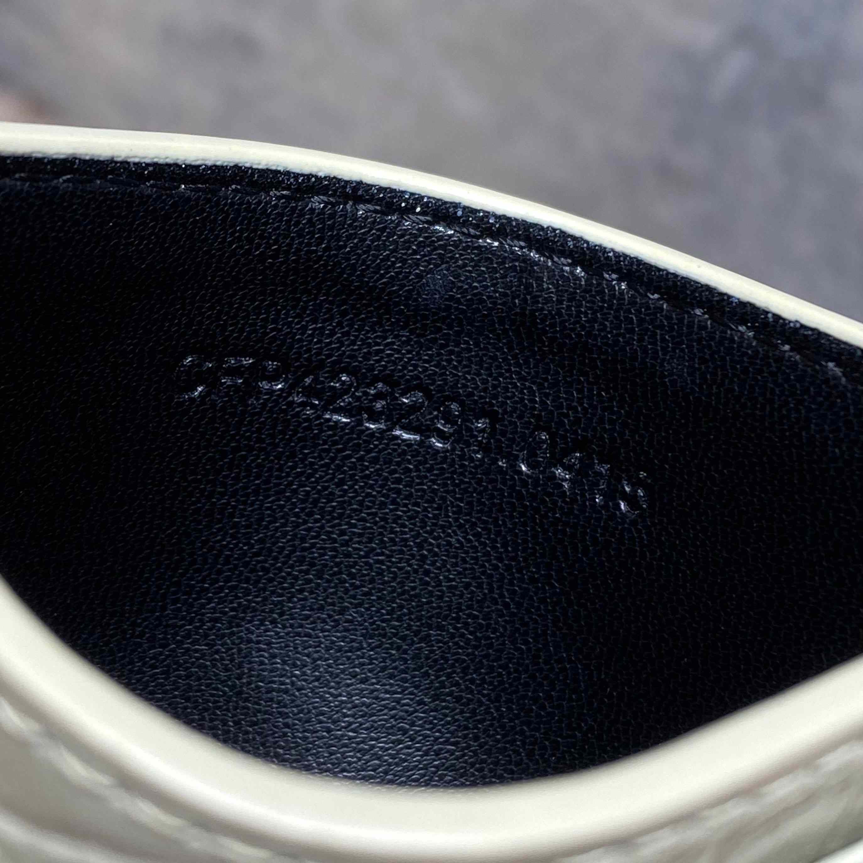Saint Laurent Cassandre Card Case In Crocodile-Embossed Shiny Leather - DesignerGu