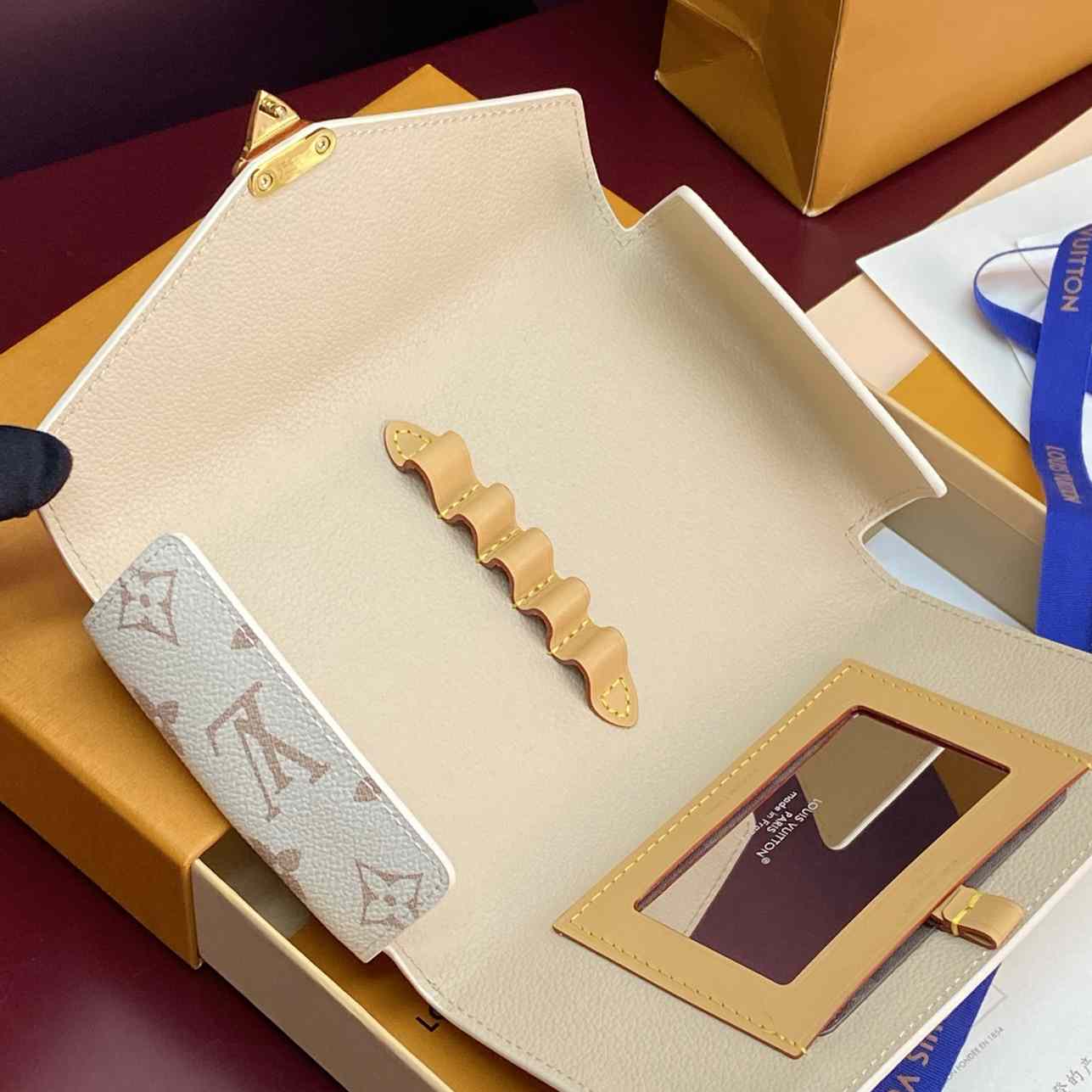 Louis Vuitton Lip & Eye Brush Set Dune LBC012 - DesignerGu