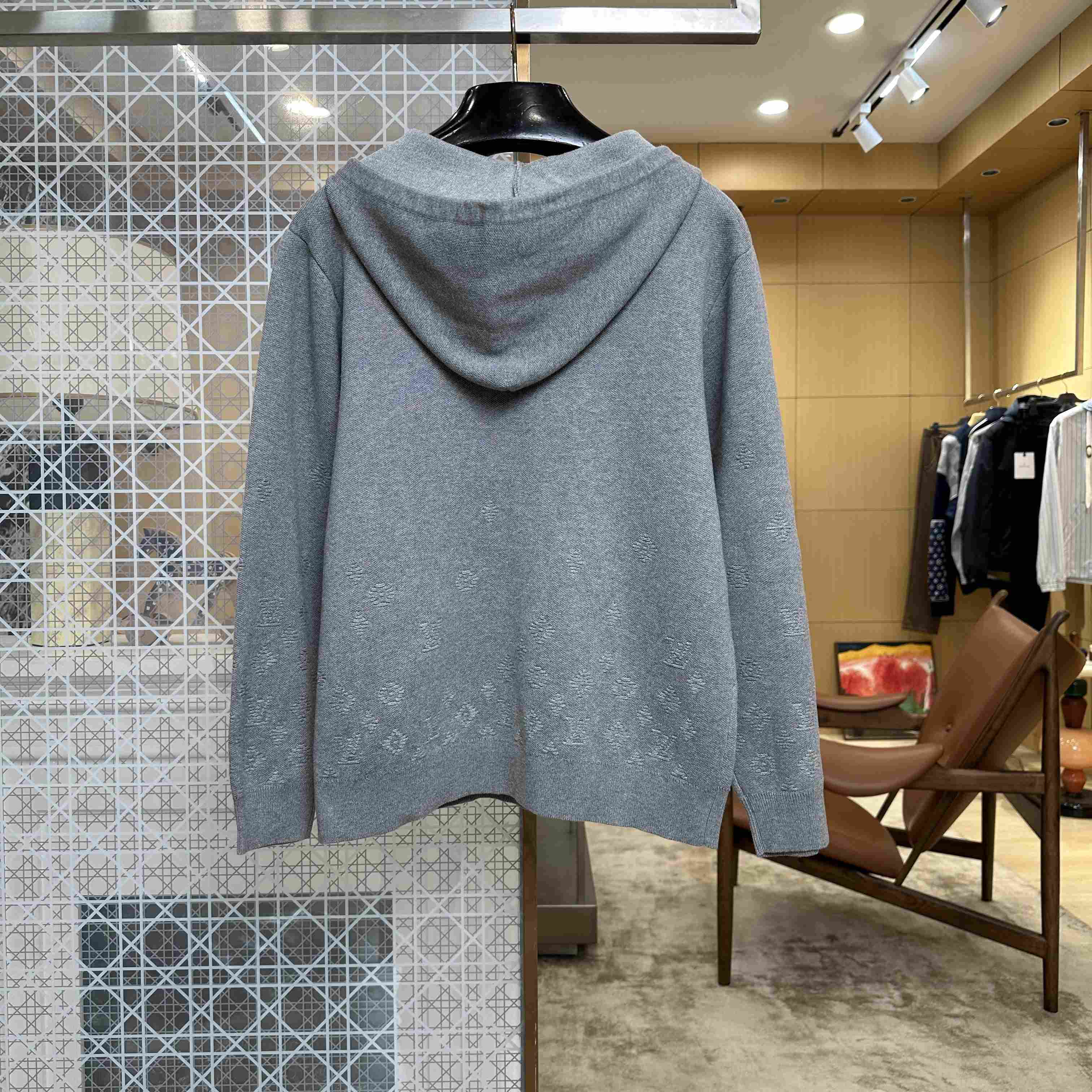 Louis Vuitton Gradient Signature Jacquard Hoodie 1AKLWW - DesignerGu
