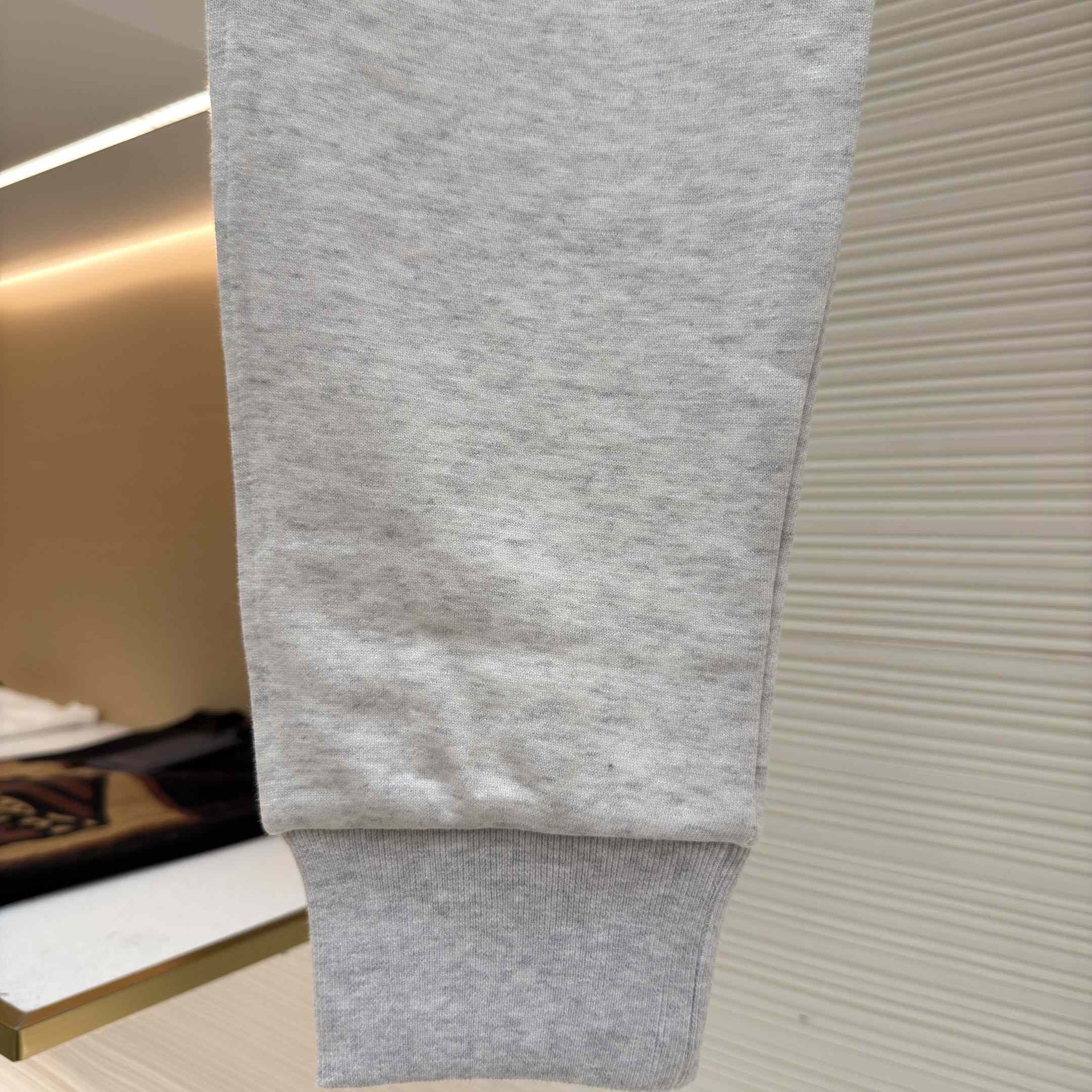 Thom Browne Classic Loopback 4-Bar Sweatpants - DesignerGu