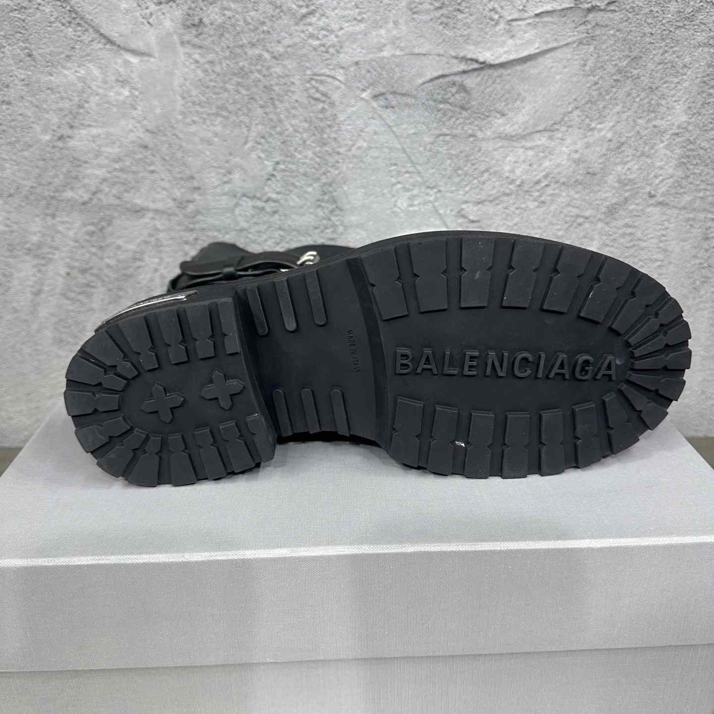 Balenciaga Venom LaceUp Bootie In Black - DesignerGu