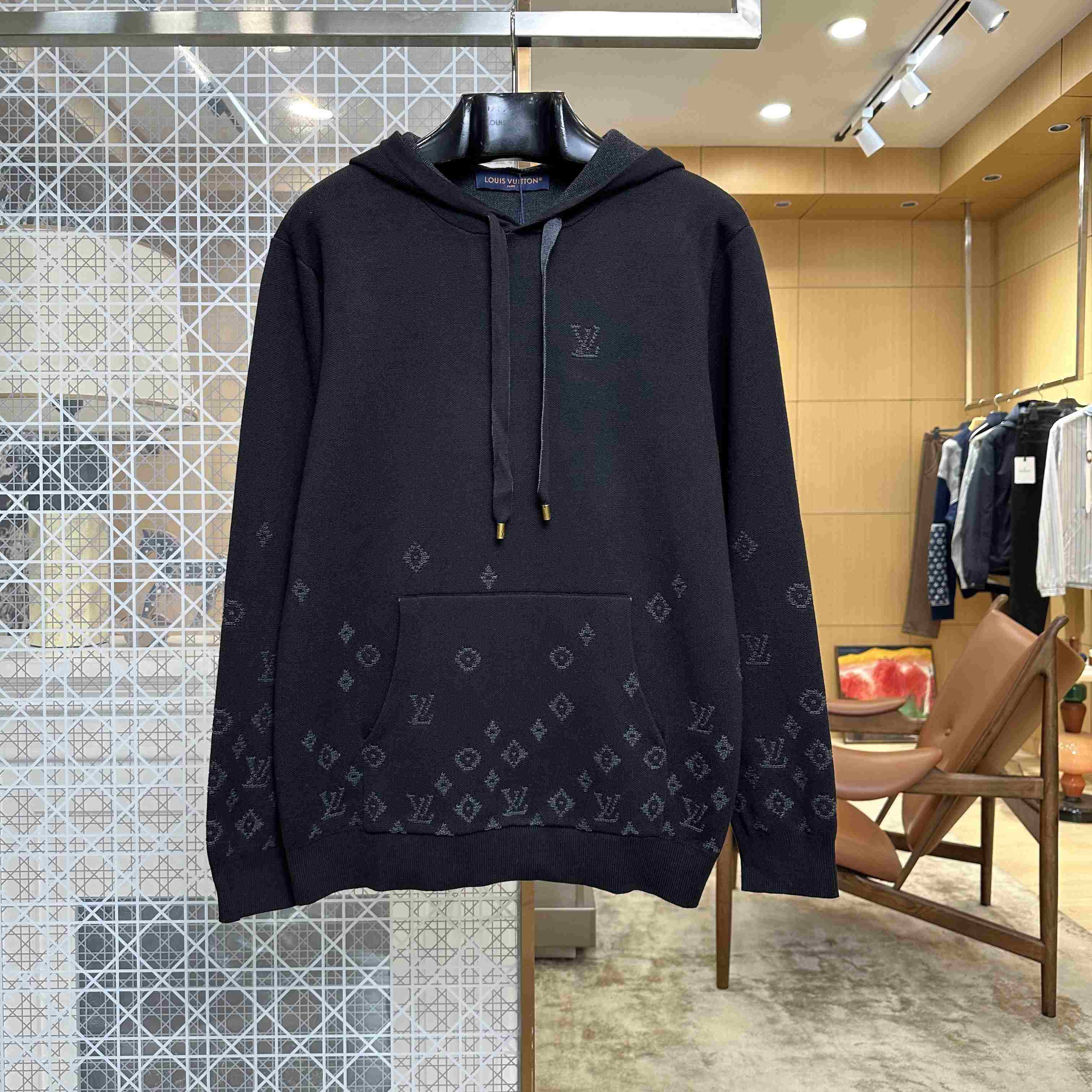 Louis Vuitton Gradient Signature Jacquard Hoodie 1AKRMX - DesignerGu