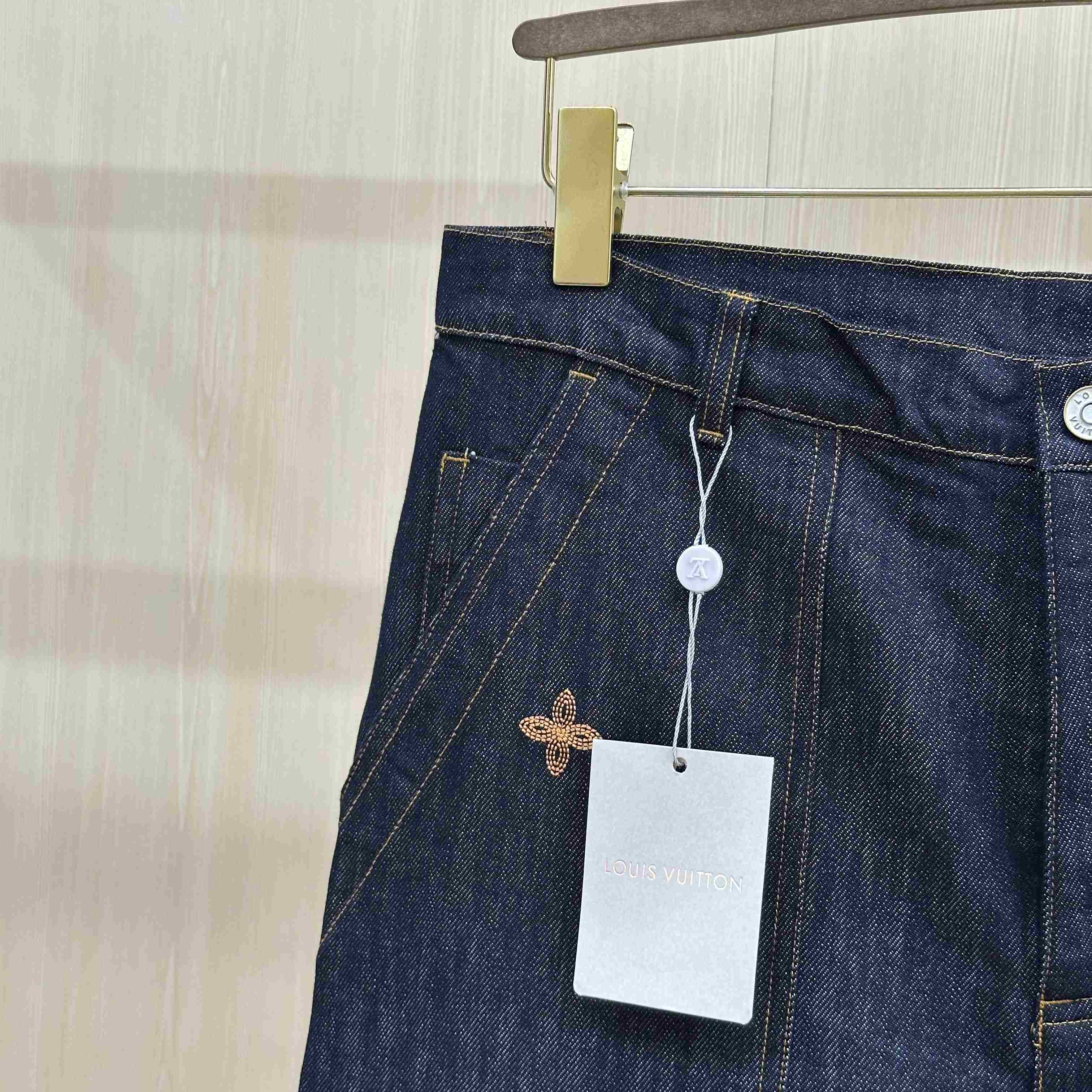Louis Vuitton Embroidered Signature Denim Pants 1AKLR2 - DesignerGu