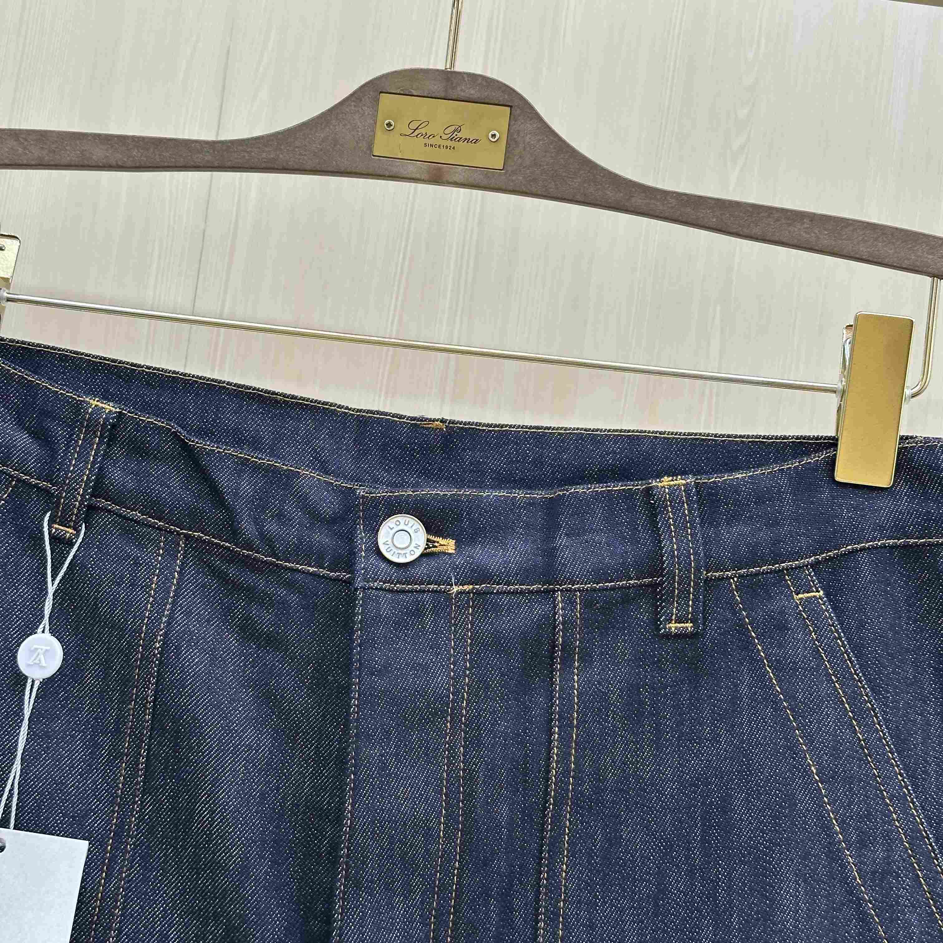 Louis Vuitton Embroidered Signature Denim Pants 1AKLR2 - DesignerGu