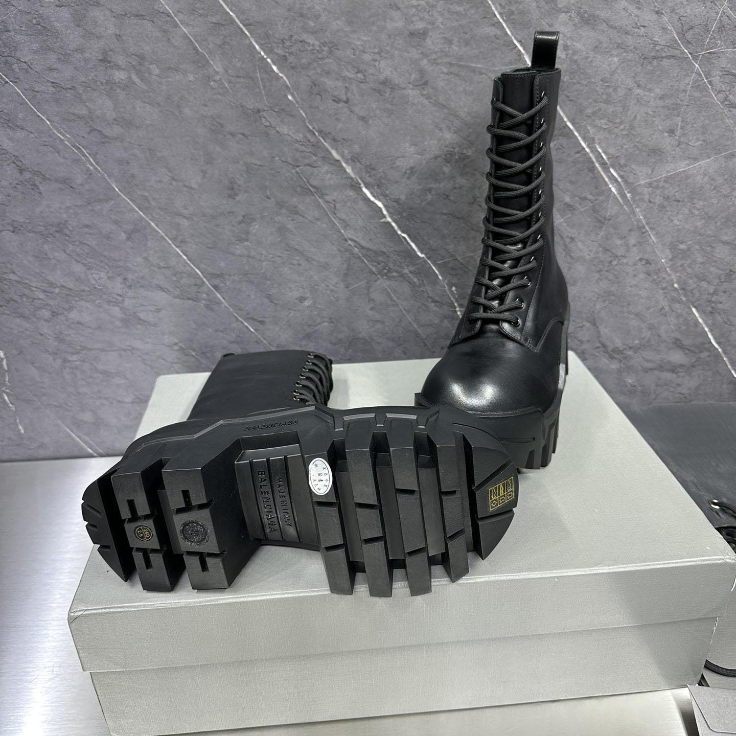Balenciaga Bulldozer Lace-Up Leather Ankle Boots - DesignerGu