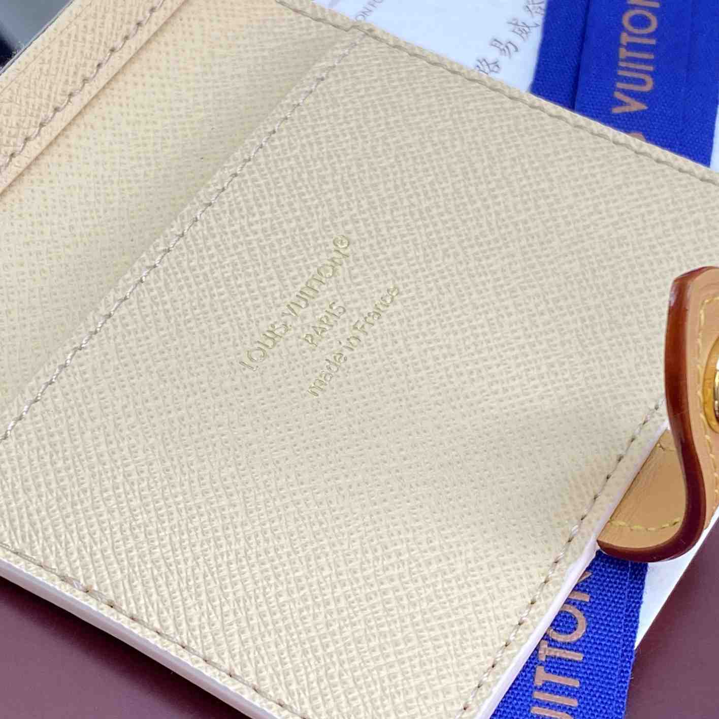 Louis Vuitton Mattifying Paper Case Dune LBC009 - DesignerGu