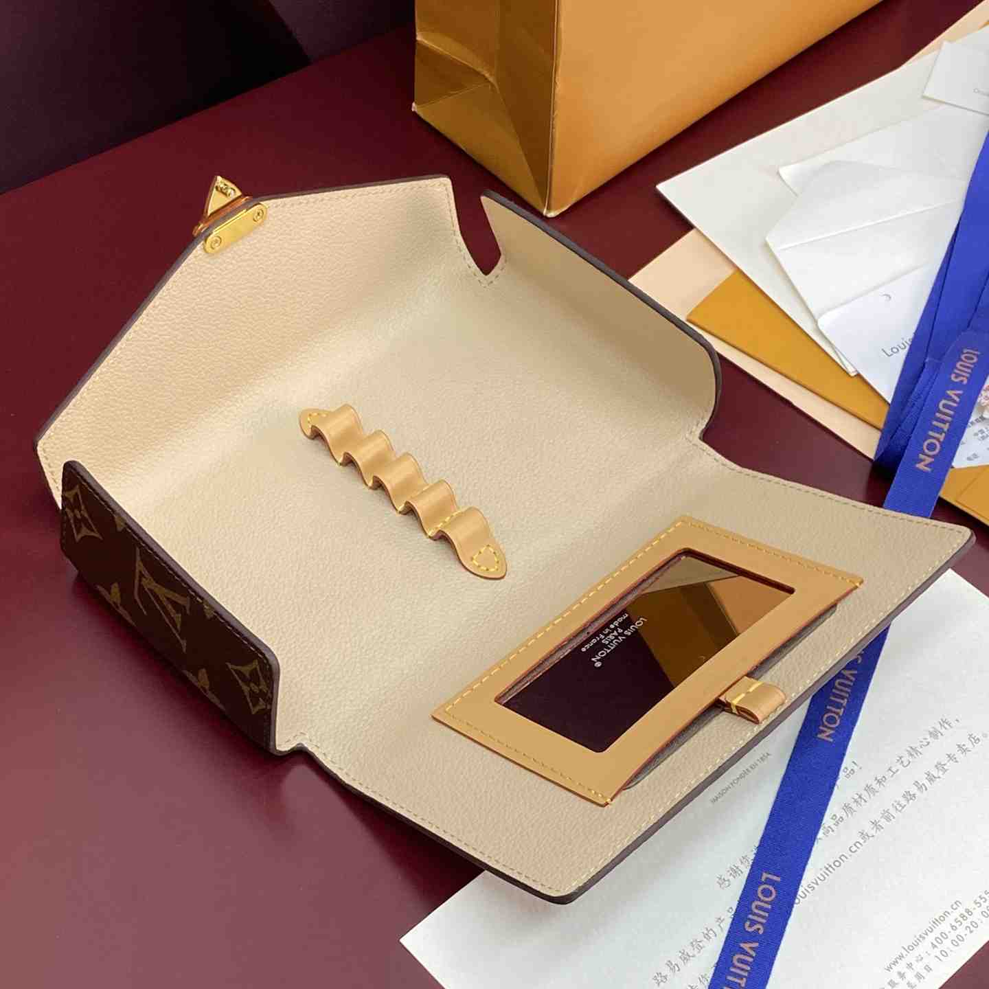 Louis Vuitton Lip And Eye Brush Set LBC001 - DesignerGu