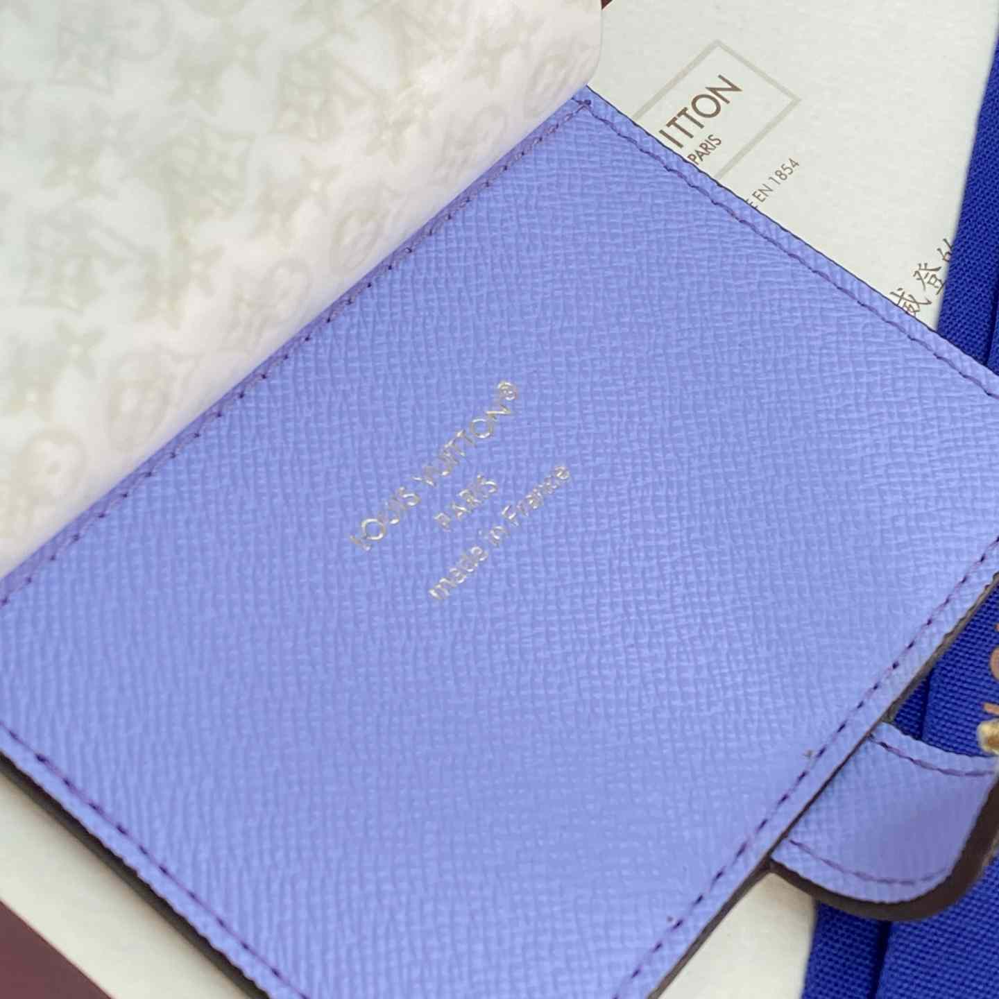 Louis Vuitton Mattifying Paper Case LBC004 - DesignerGu