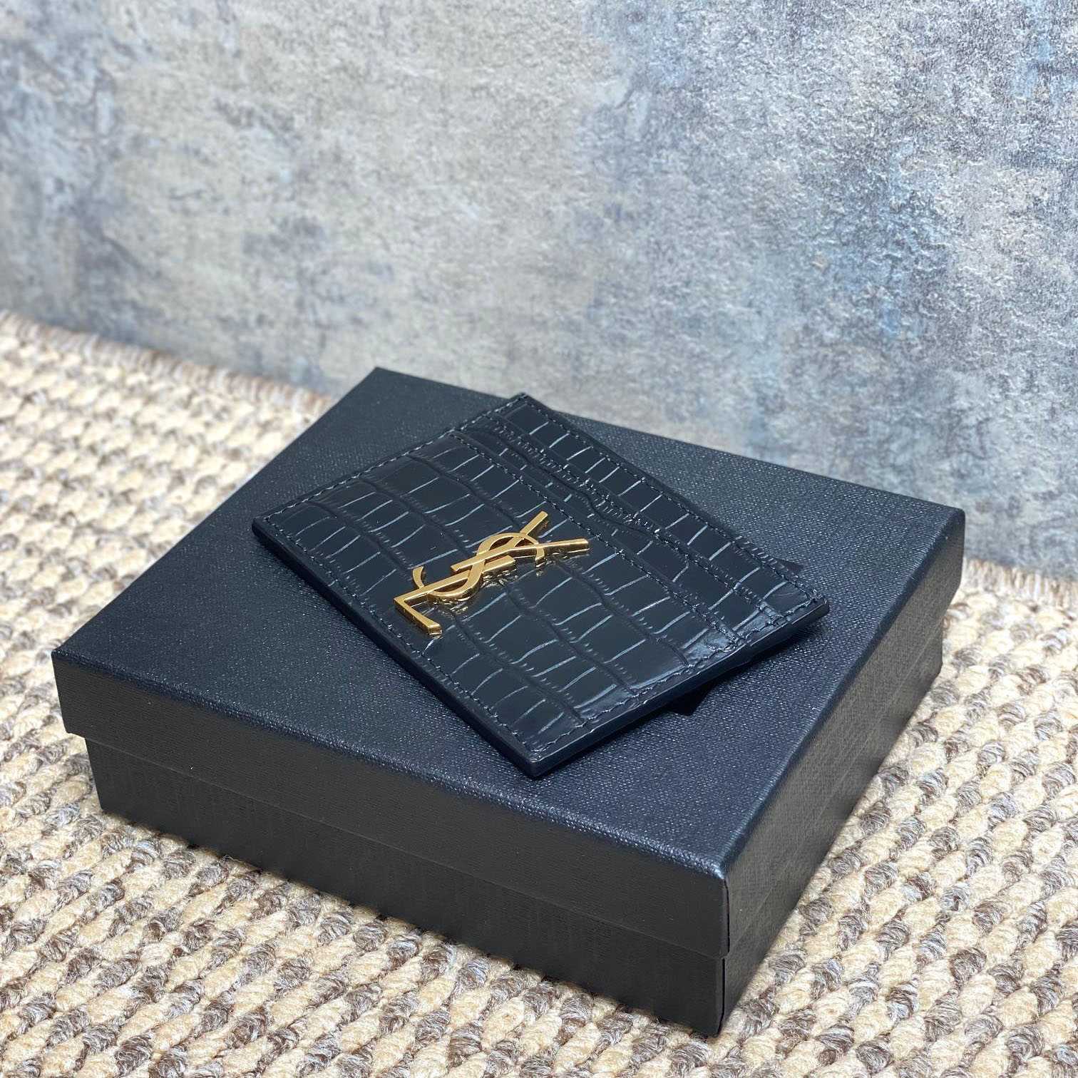 Saint Laurent Cassandre Card Case In Crocodile-Embossed Shiny Leather - DesignerGu