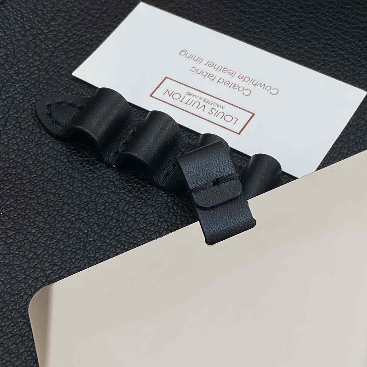 Louis Vuitton Lip & Eye Brush Set Infrarouge LBC011 - DesignerGu