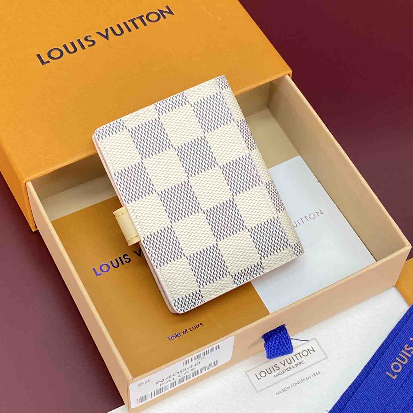 Louis Vuitton Mattifying Paper Case N40948 - DesignerGu