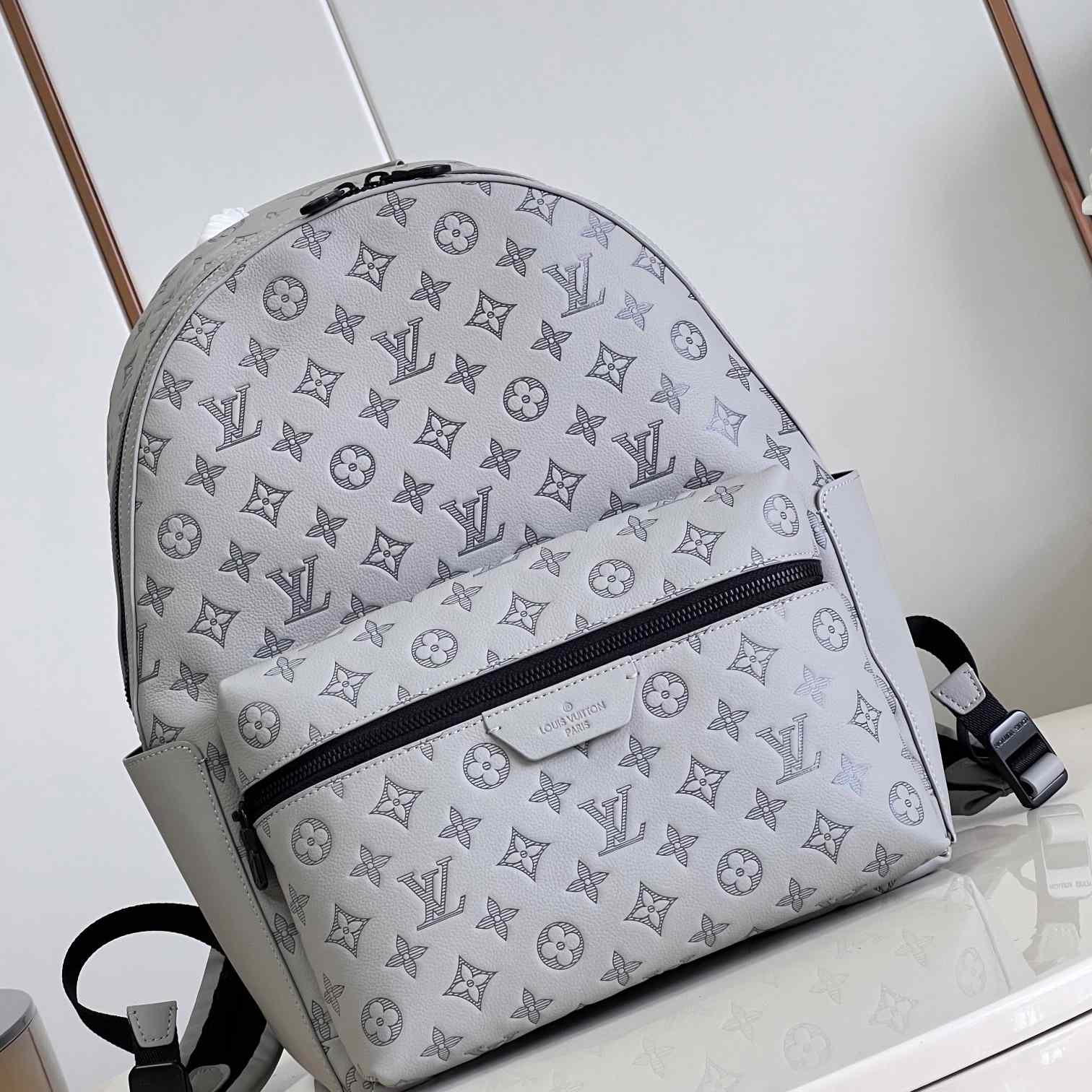 Louis Vuitton Gray Monogram Canvas Discovery Backpack - DesignerGu