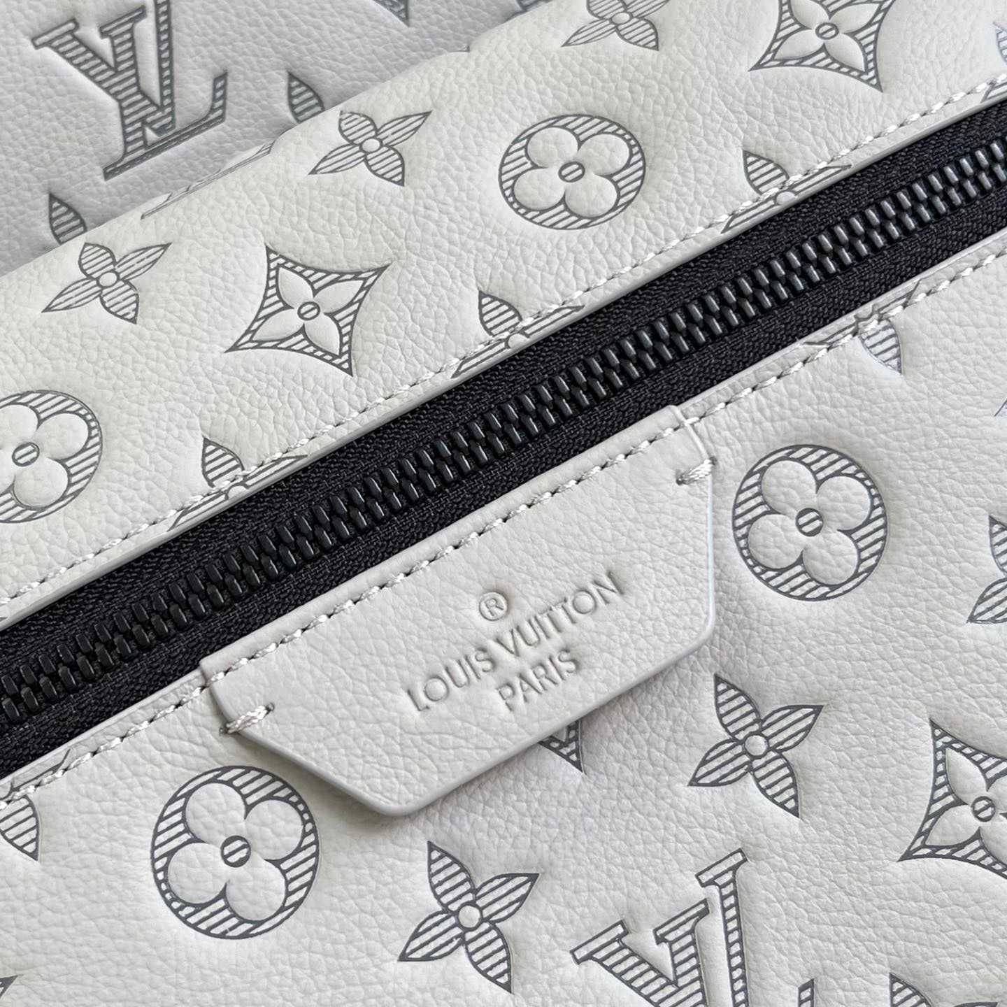 Louis Vuitton Gray Monogram Canvas Discovery Backpack - DesignerGu