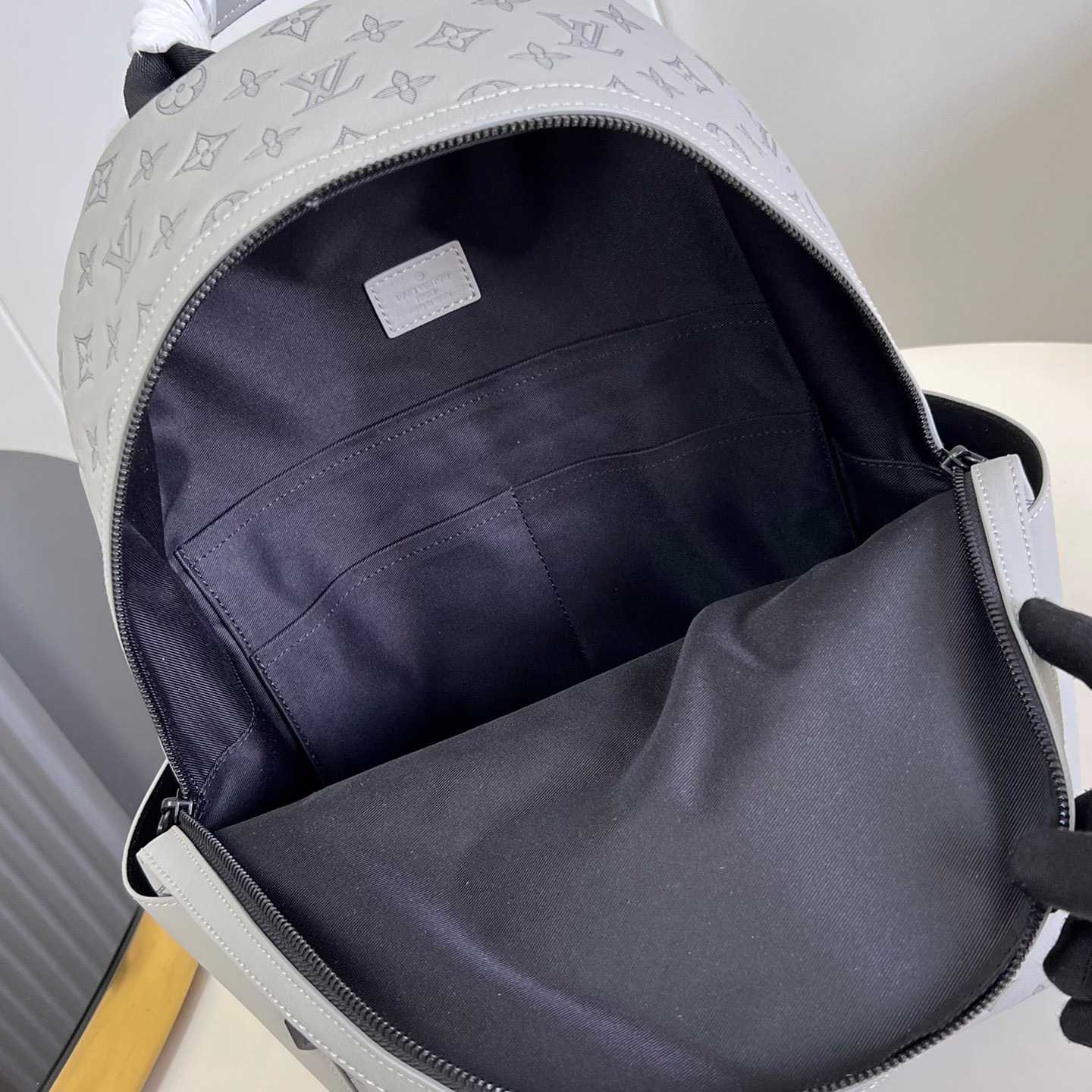 Louis Vuitton Gray Monogram Canvas Discovery Backpack - DesignerGu